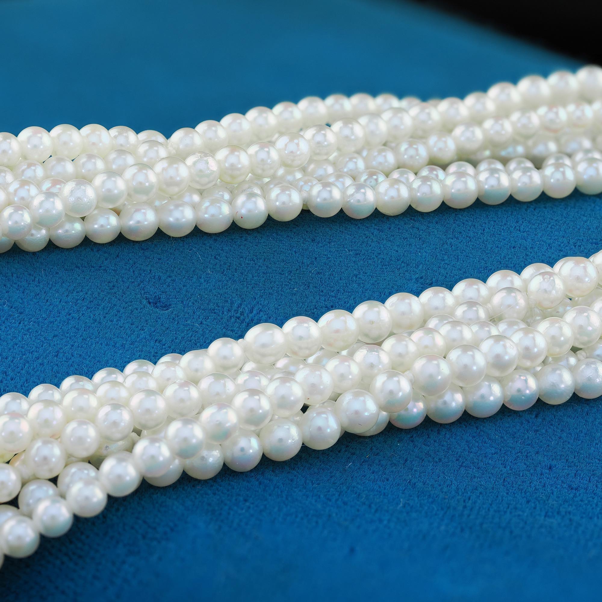Vintage Estate Carrera Y Carrera 18K Gold Diamond Holding Hands Pearl Necklace For Sale 2