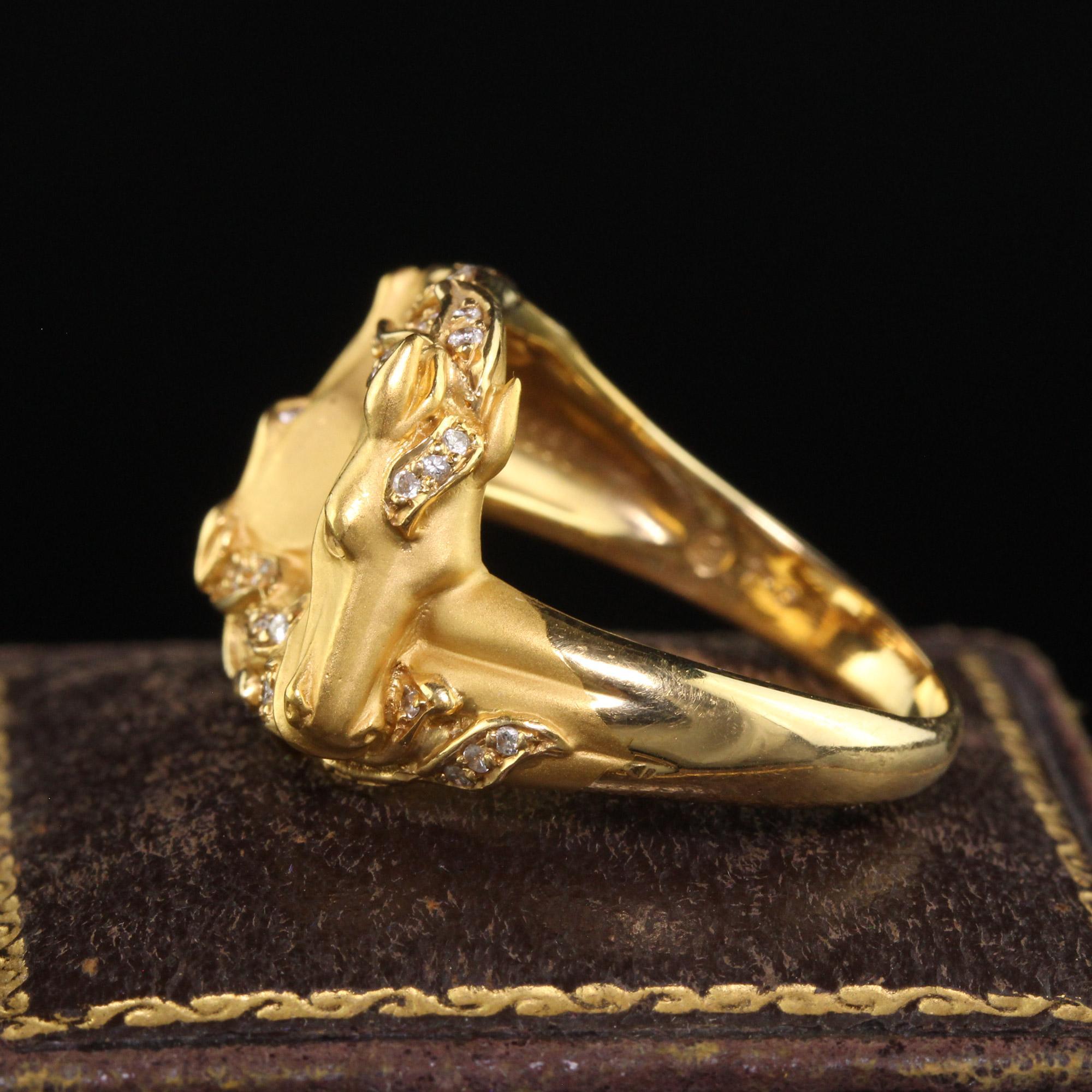 Vintage Estate Carrera Y Carrera 18K Yellow Gold Diamond Double Horse Head Ring In Good Condition For Sale In Great Neck, NY
