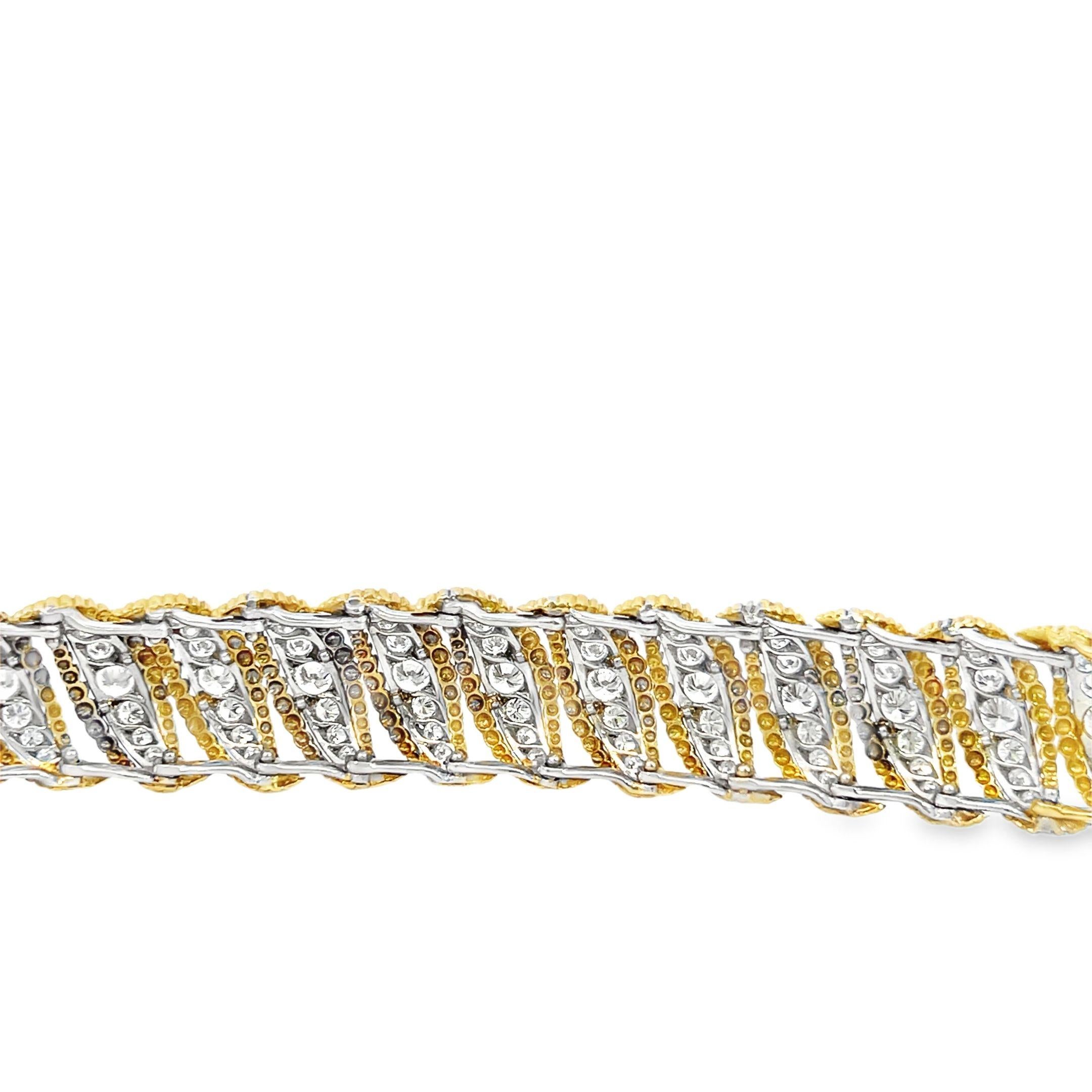 Vintage Estate Diamond Barber Pole Retro Link Bracelet Excellent état à Beverly Hills, CA
