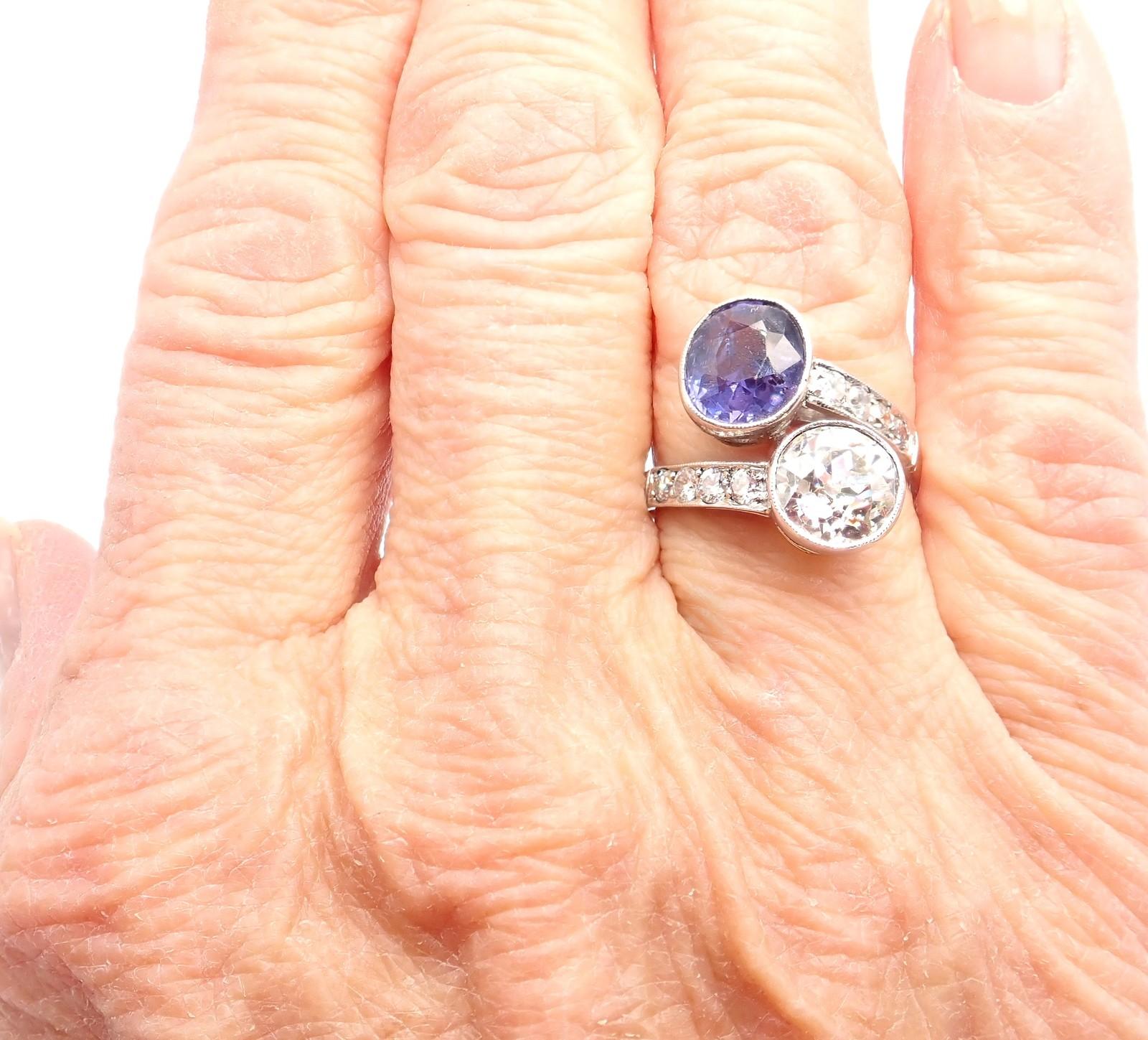 Vintage Estate Diamond Sapphire Art Deco Crossover Platinum Ring en venta 1