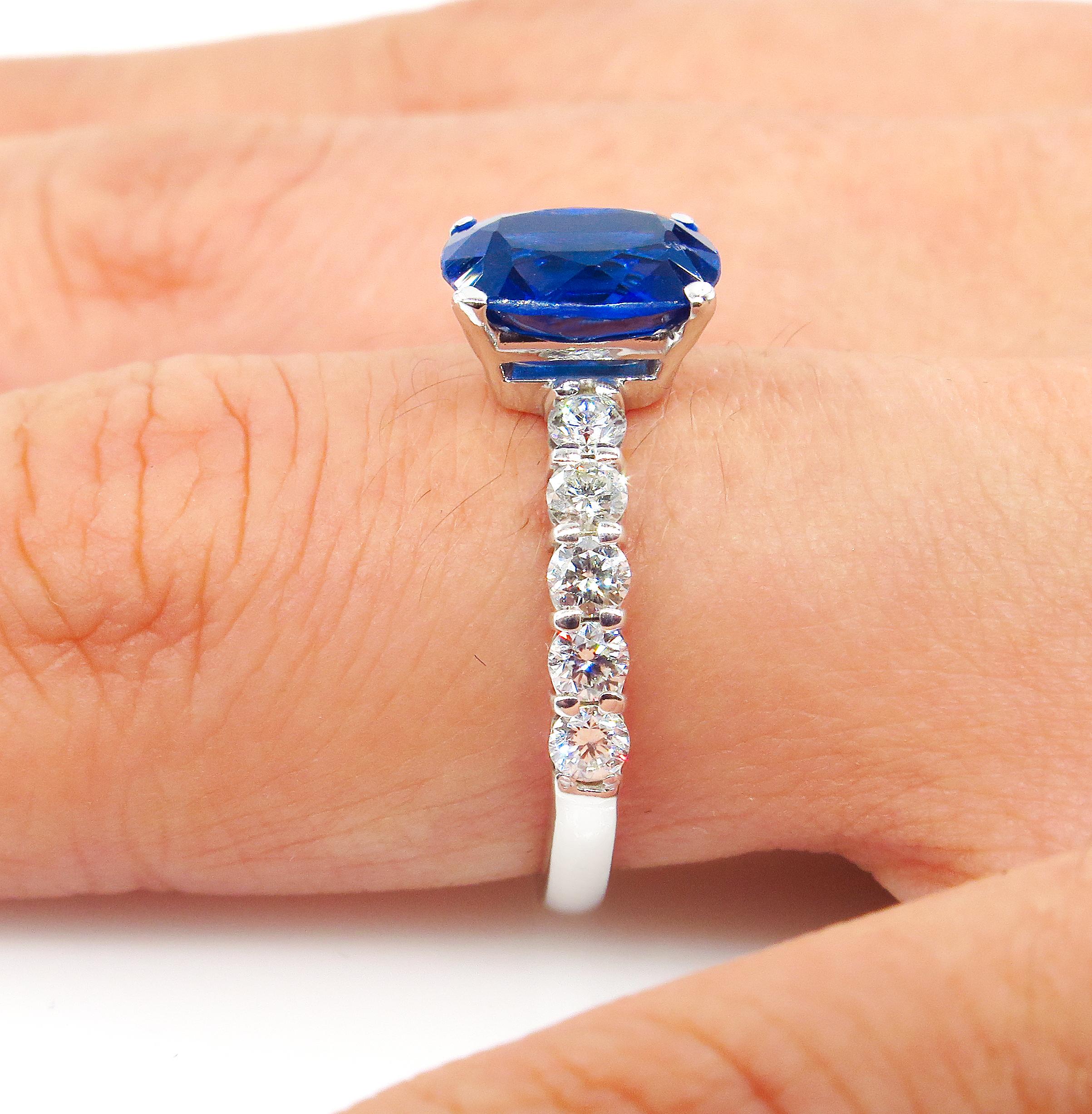 Vintage Estate GIA 2.82ct Synthetic Sapphire Diamonds Engagement Wedding Plat For Sale 5