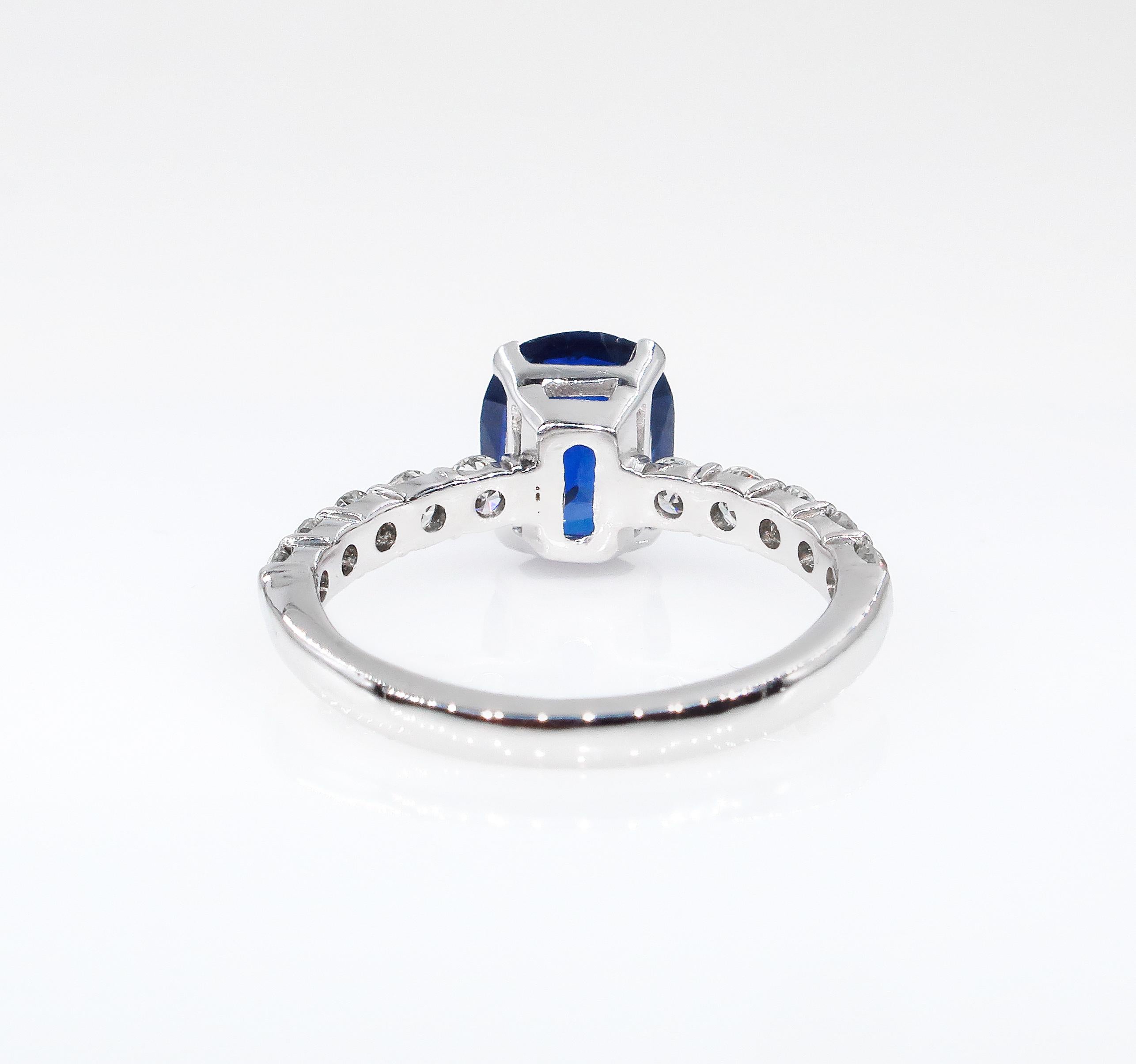 Women's Vintage Estate GIA 2.82ct Synthetic Sapphire Diamonds Engagement Wedding Plat For Sale