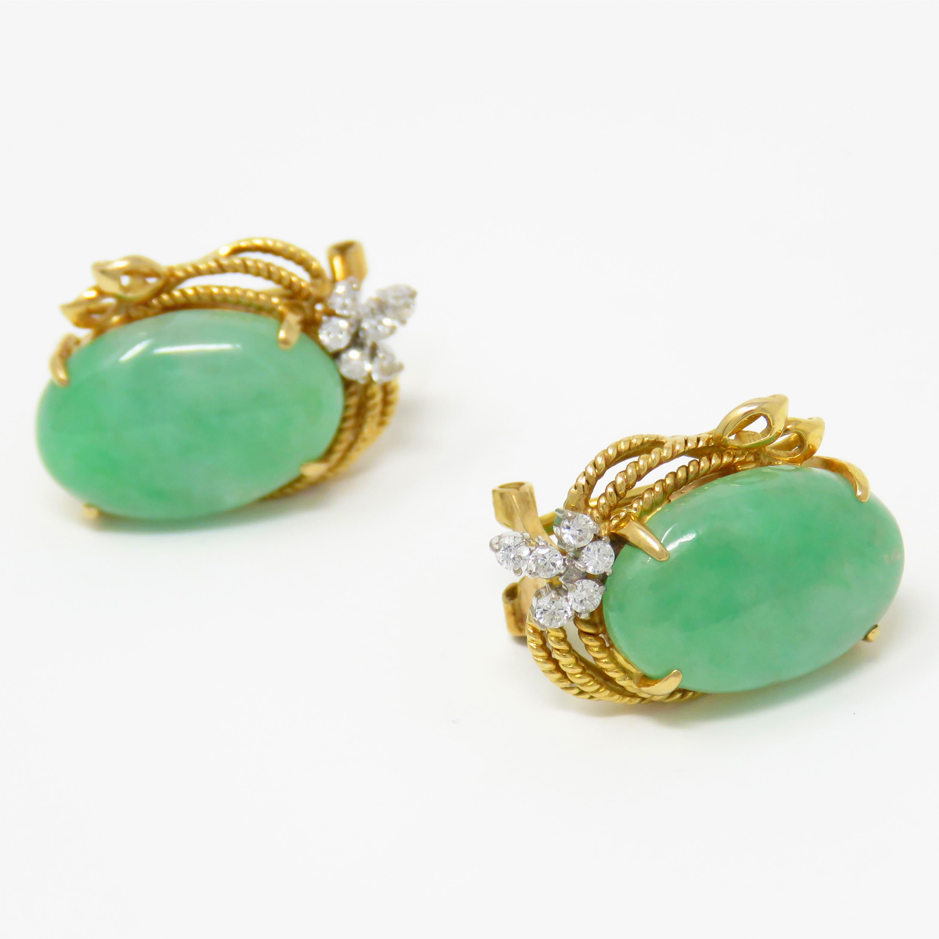 Beautiful vintage VS diamond and jade earrings set in a lovely 14k gold roping framework.  The earrings come with a GIA Certification dated 09/11/2017 stated, 