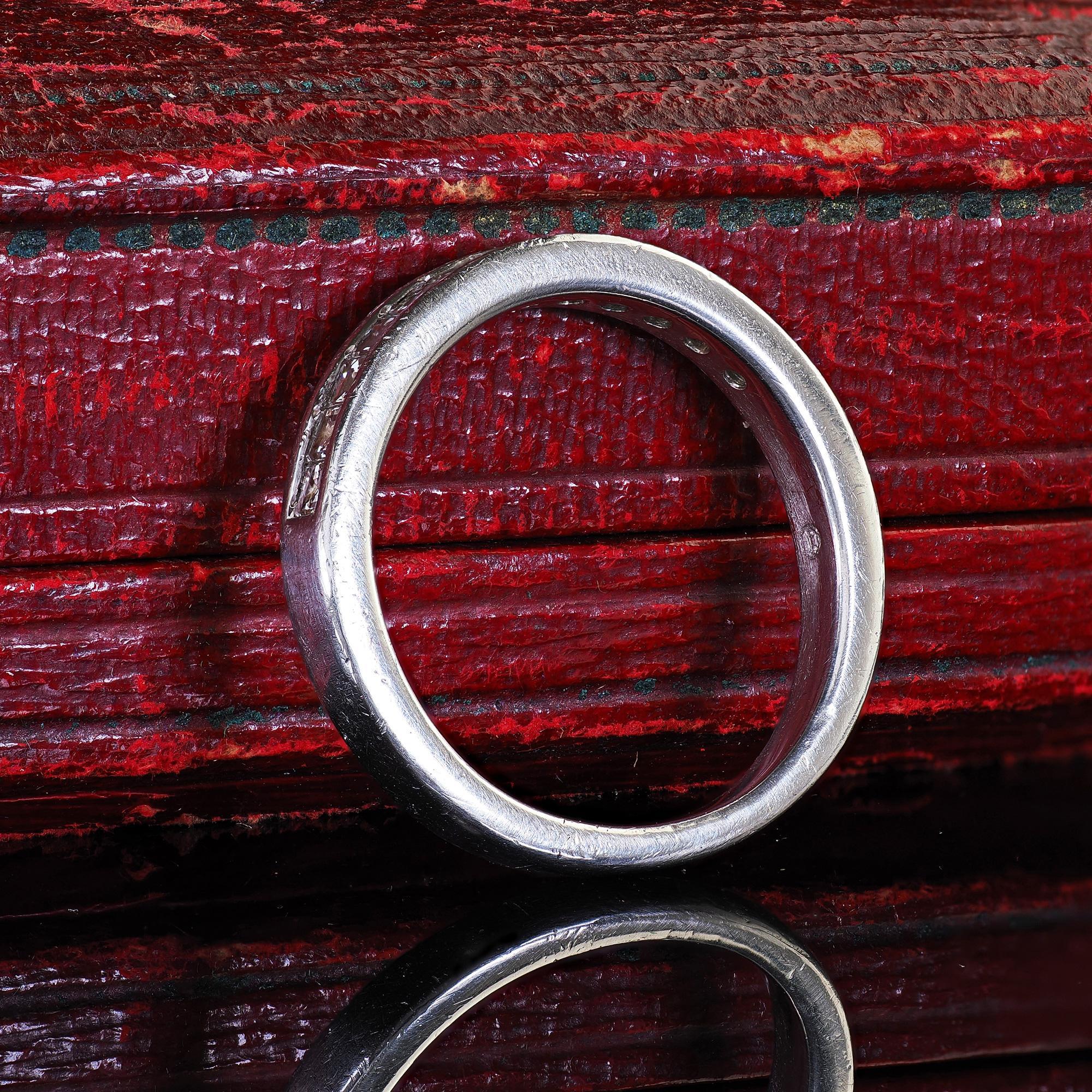 Contemporary Vintage Estate Platinum Carre Cut Diamond Half Eternity Band Ring - Size 5 1/2 For Sale