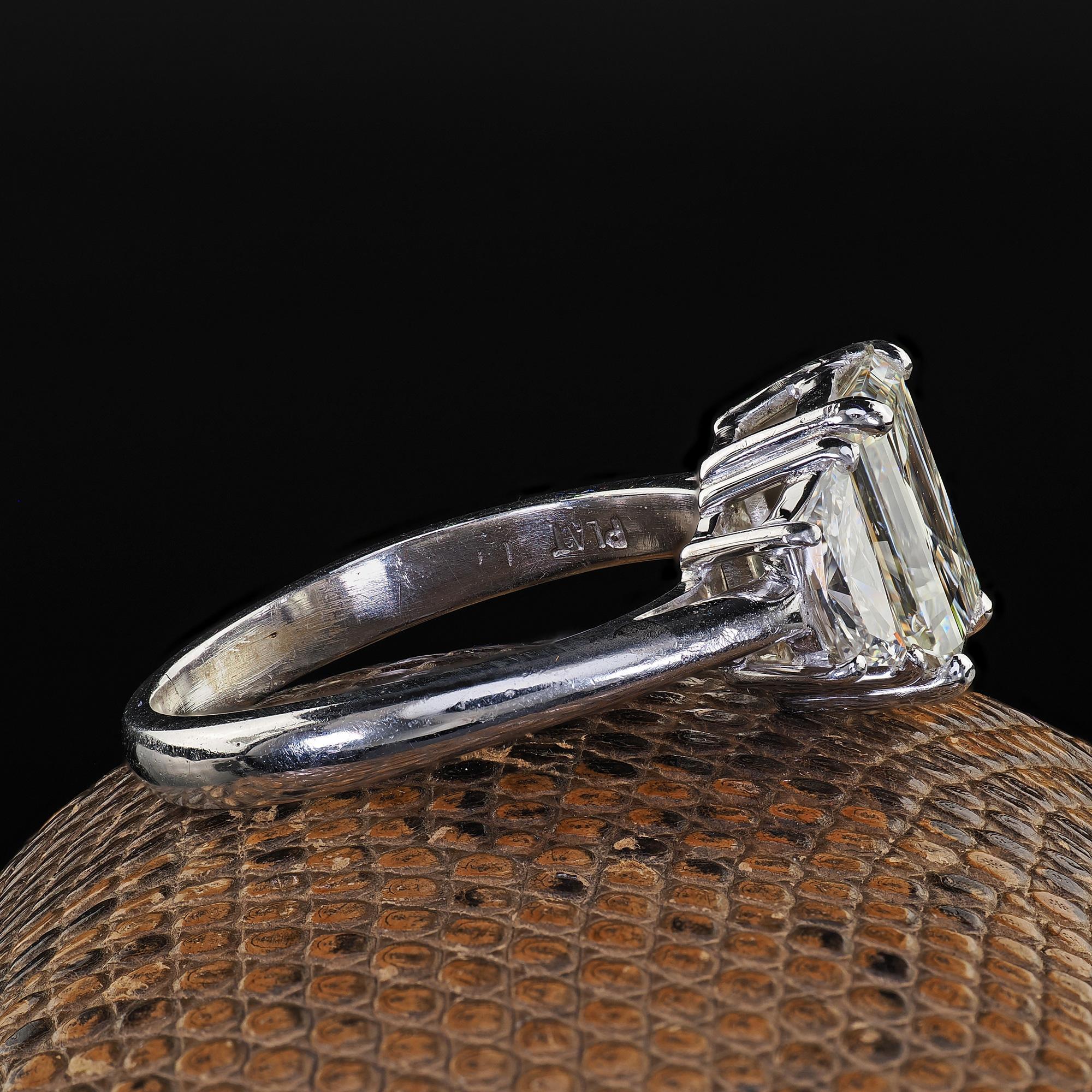 Vintage Estate Platinum Emerald Cut Diamond Three Stone Engagement Ring - GIA In Good Condition In Great Neck, NY