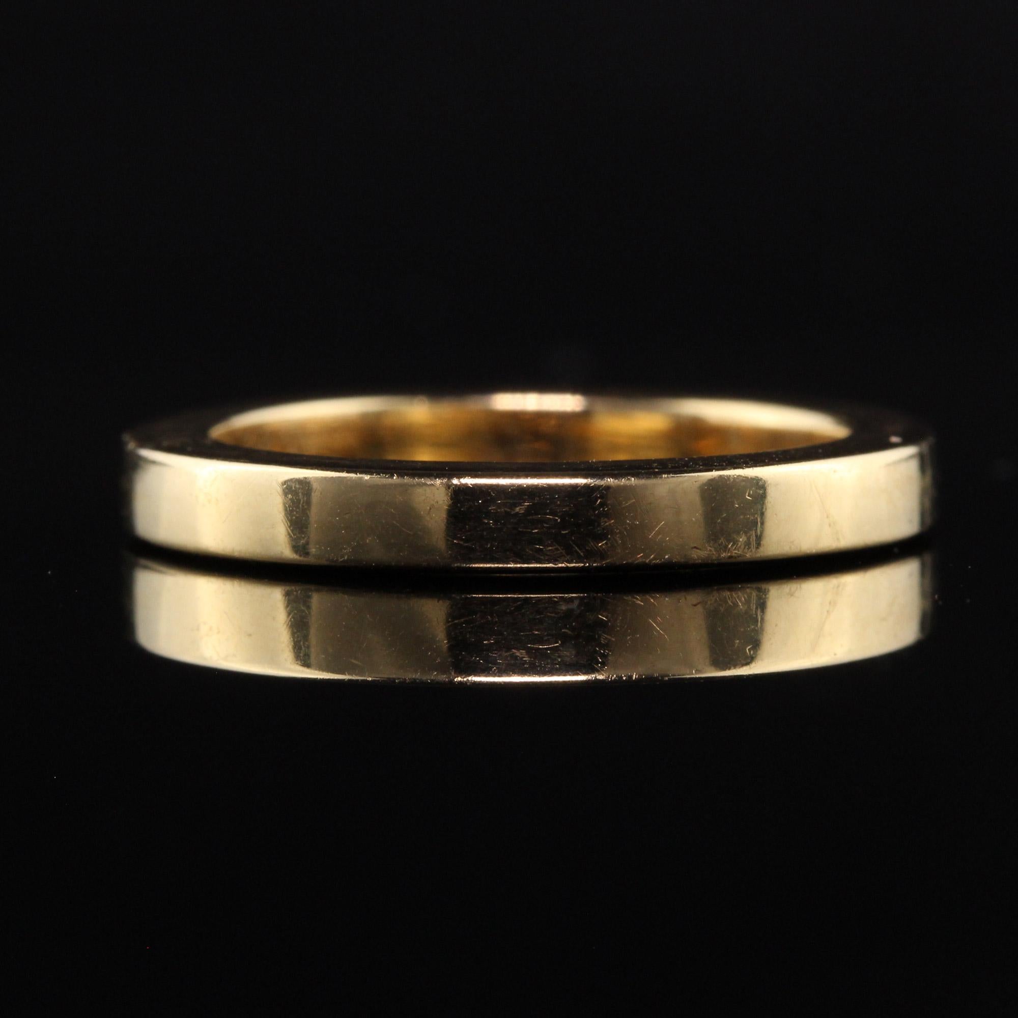 Vintage Estate Retro 18K Yellow Gold Classic Wedding Band In Good Condition For Sale In Great Neck, NY