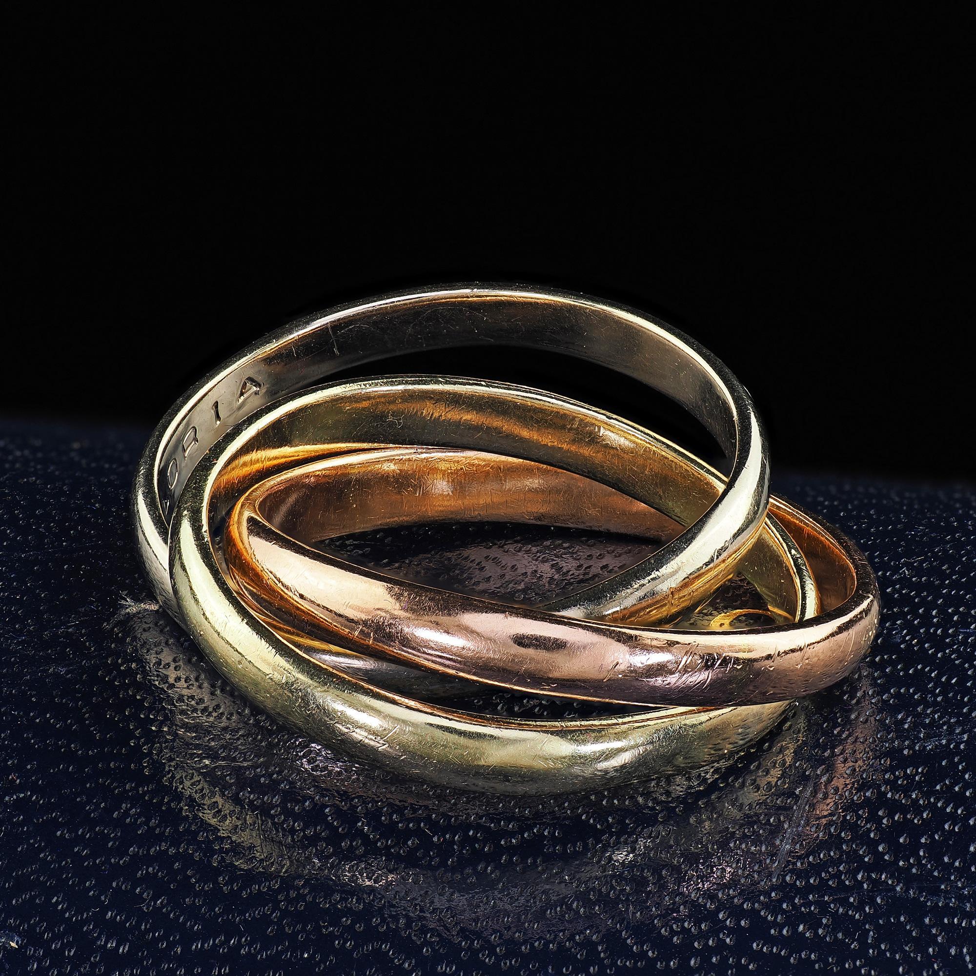 Vintage Estate Tiffany and Co 14K Tri Gold Rolling Ring Band - Size 6 3/4 In Good Condition For Sale In Great Neck, NY