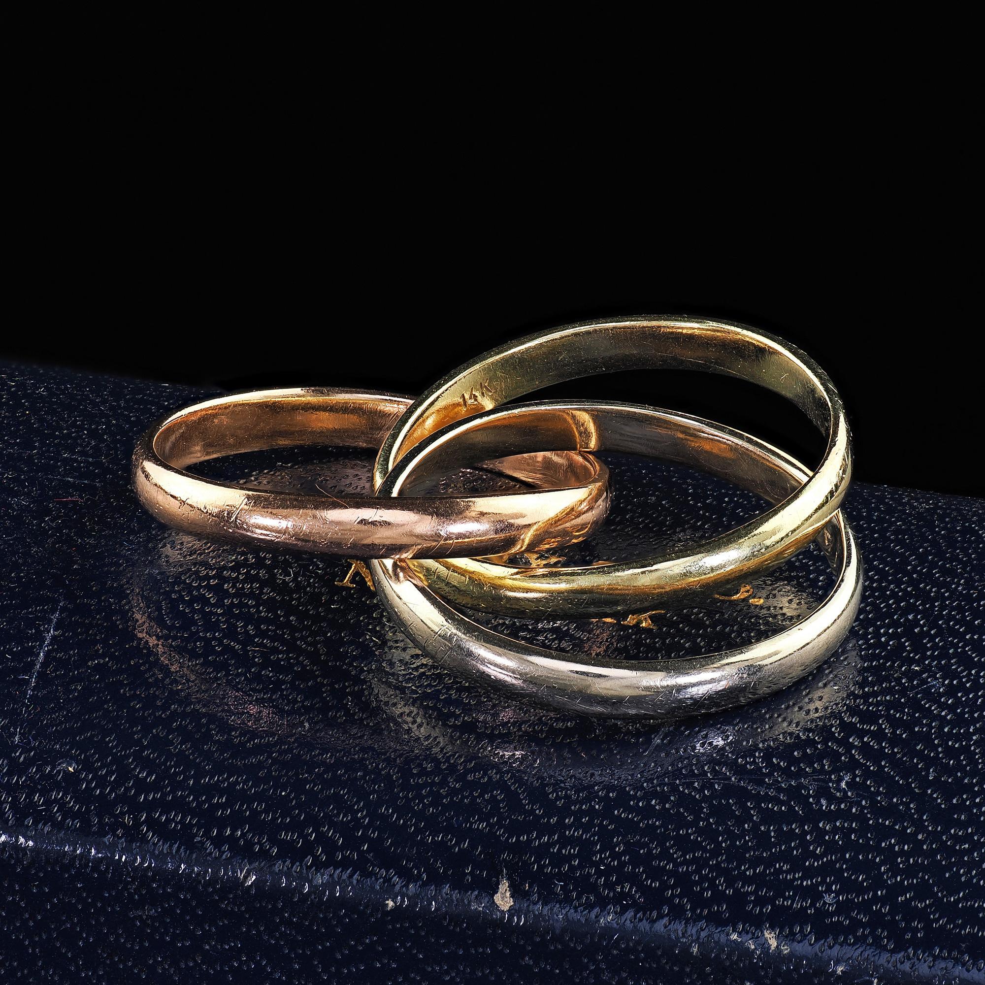 Women's Vintage Estate Tiffany and Co 14K Tri Gold Rolling Ring Band - Size 6 3/4 For Sale