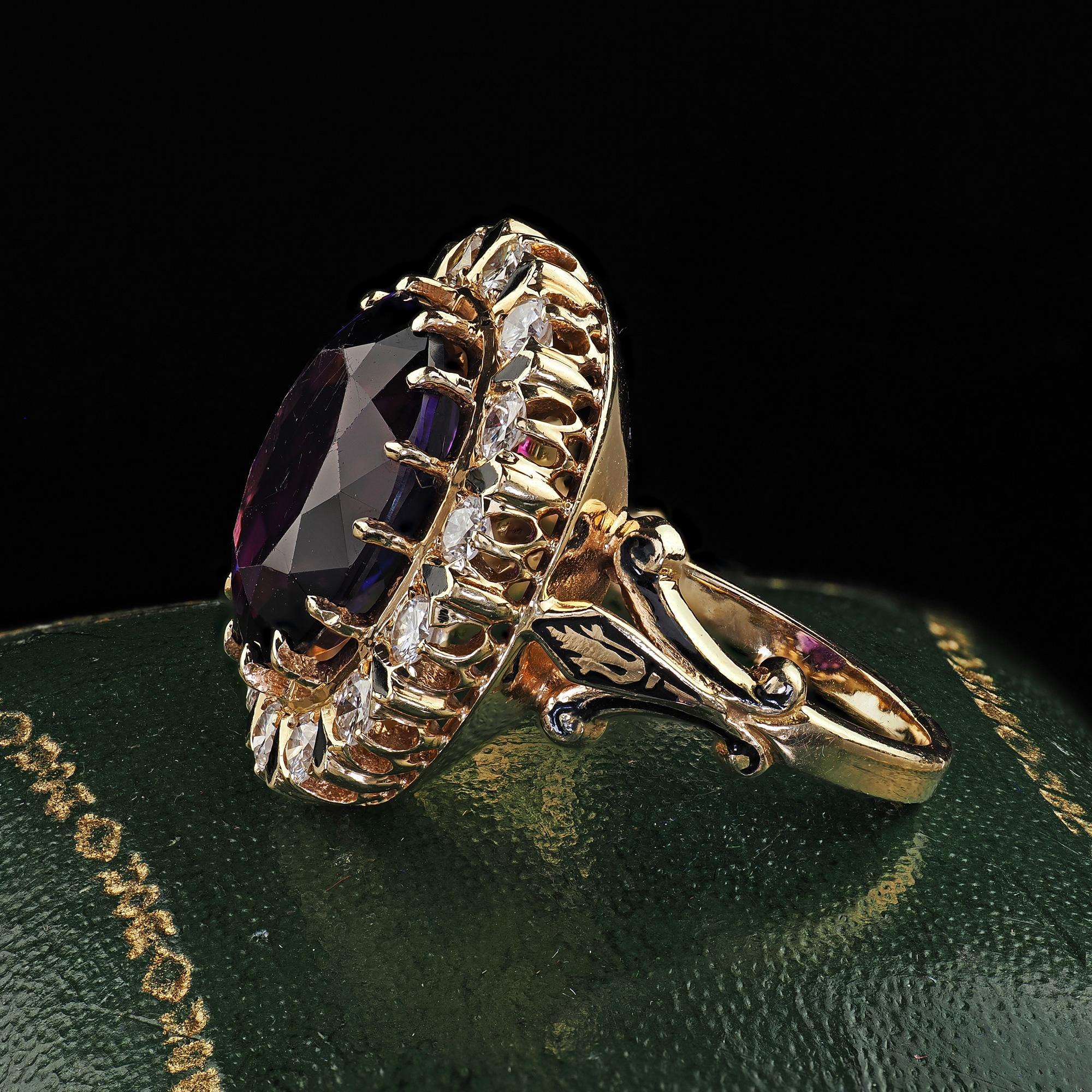 Bague cocktail de style néo- victorien vintage, avec améthyste, diamant et émail Bon état - En vente à Great Neck, NY