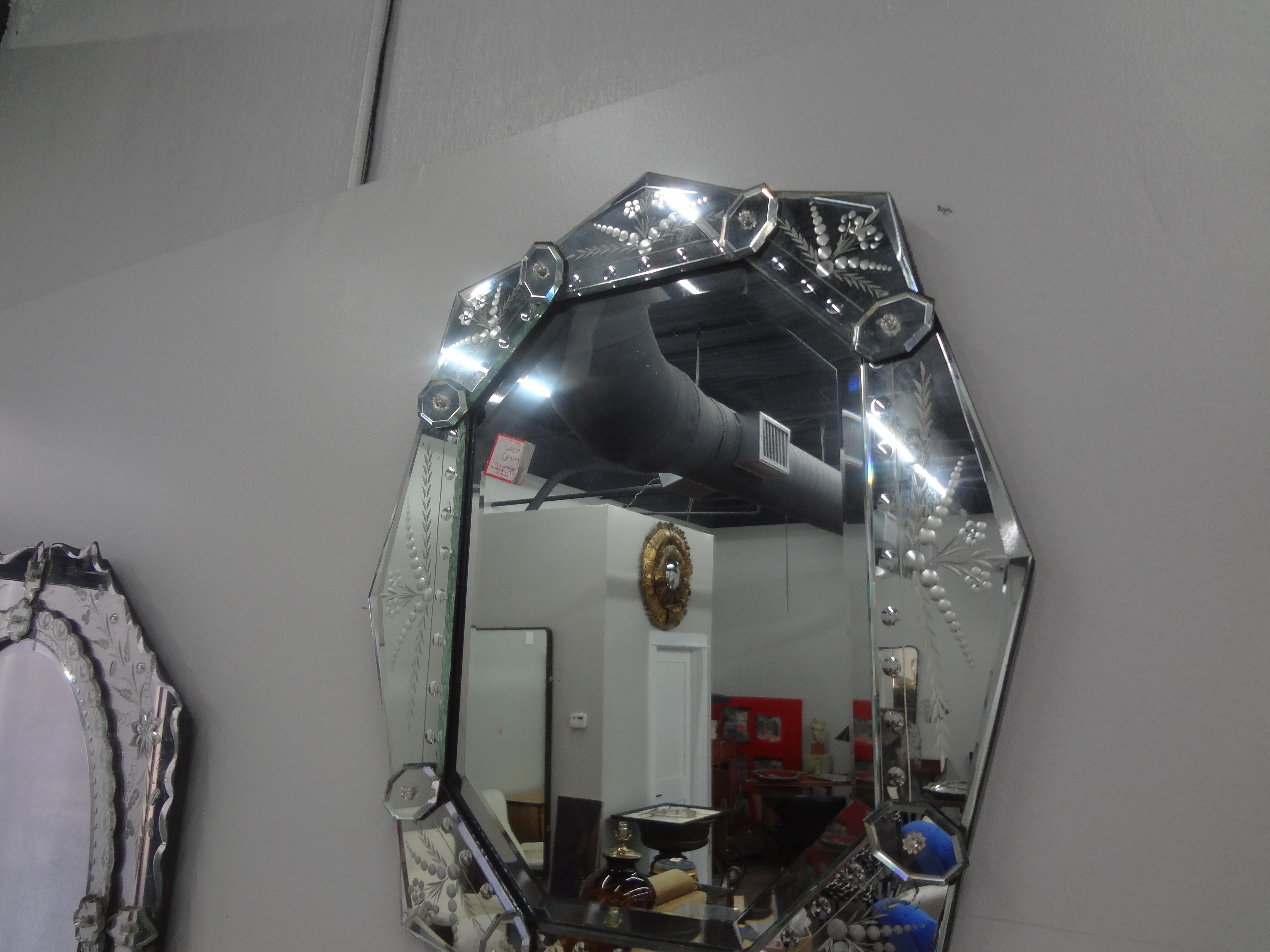 Geätzter und abgeschrägter venezianischer Vintage-Spiegel im Angebot 1