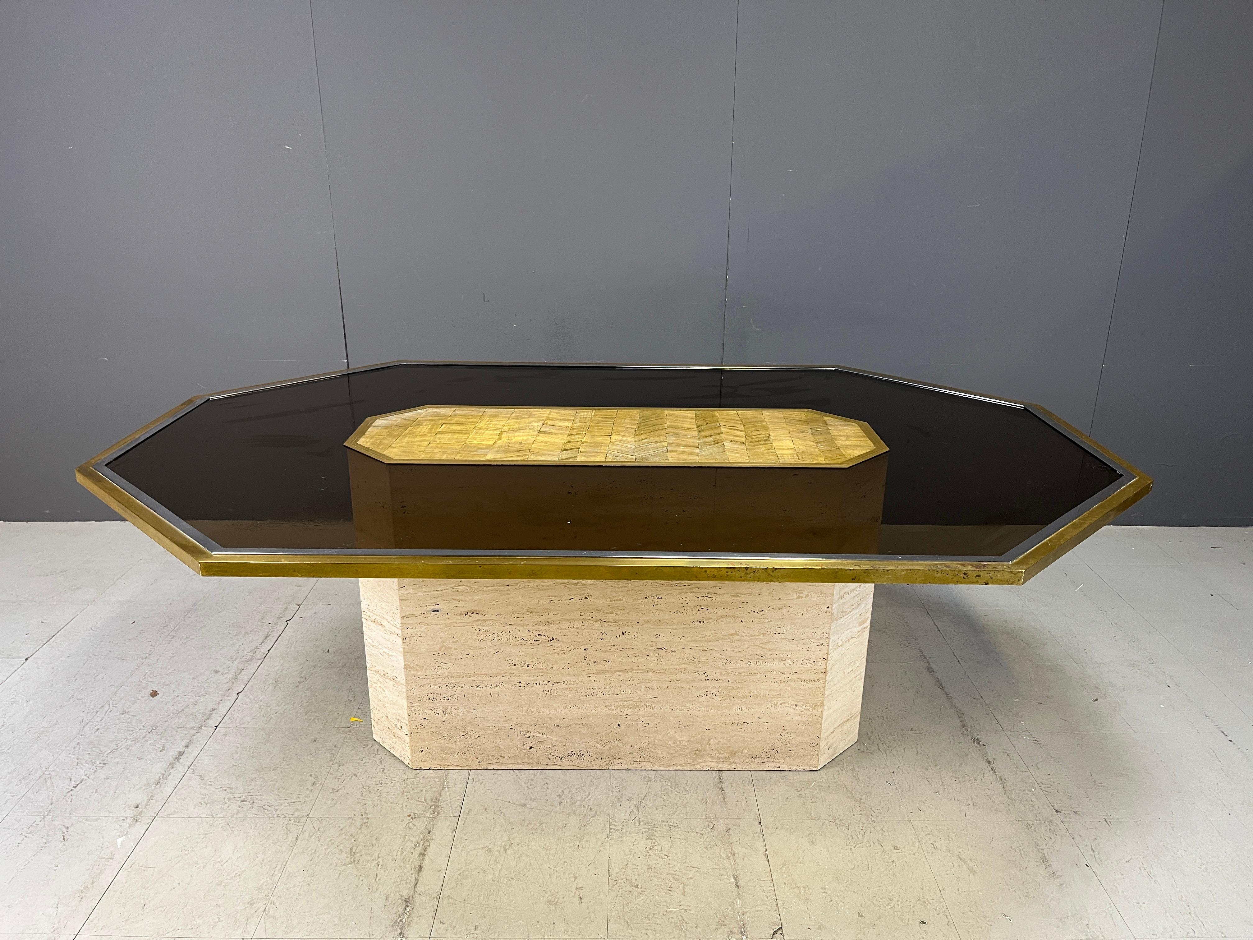 Hollywood Regency Table d'art vintage en laiton gravé de Roger Vanhevel en vente