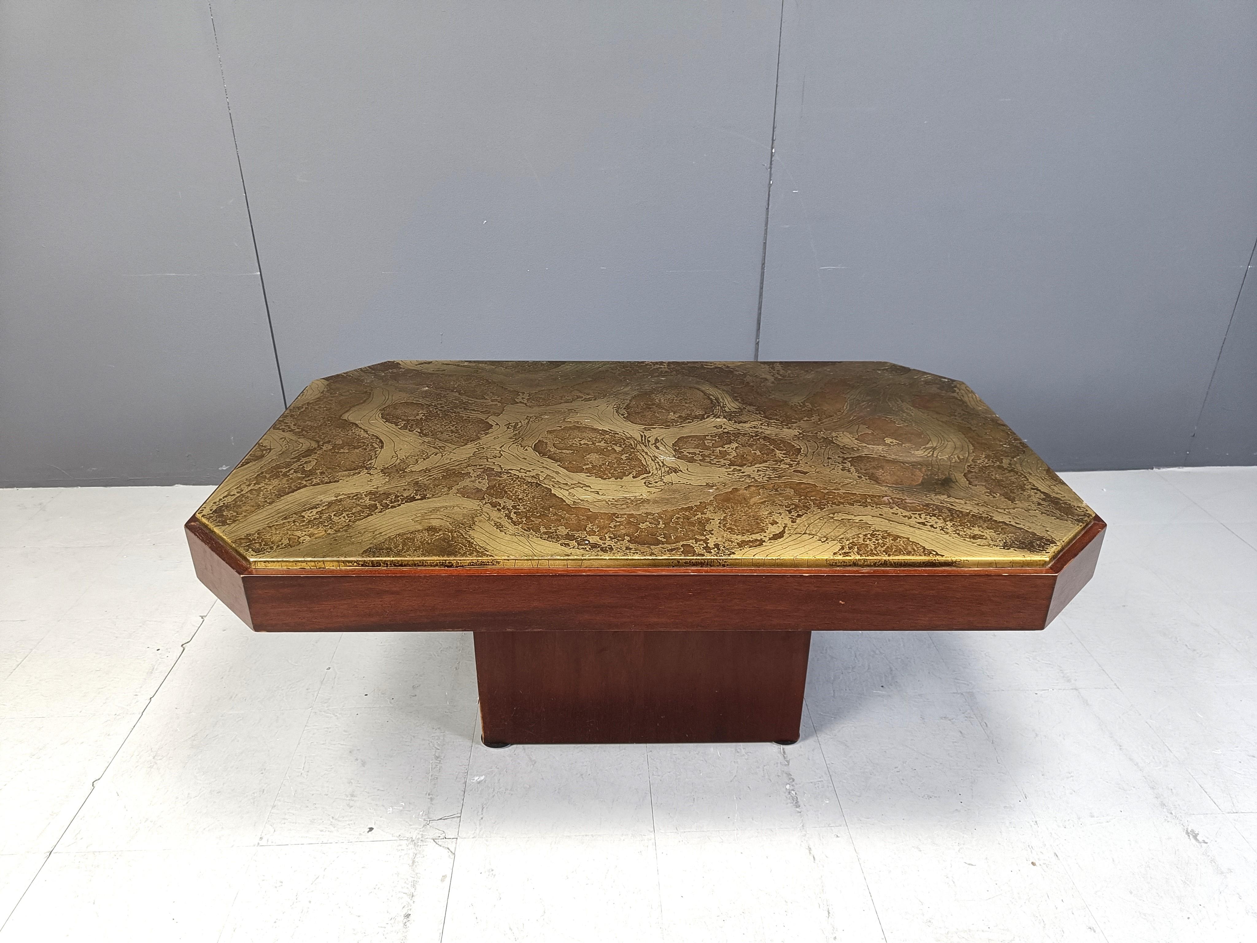 Brutalismo Tavolino in ottone acidato vintage anni '70 in vendita