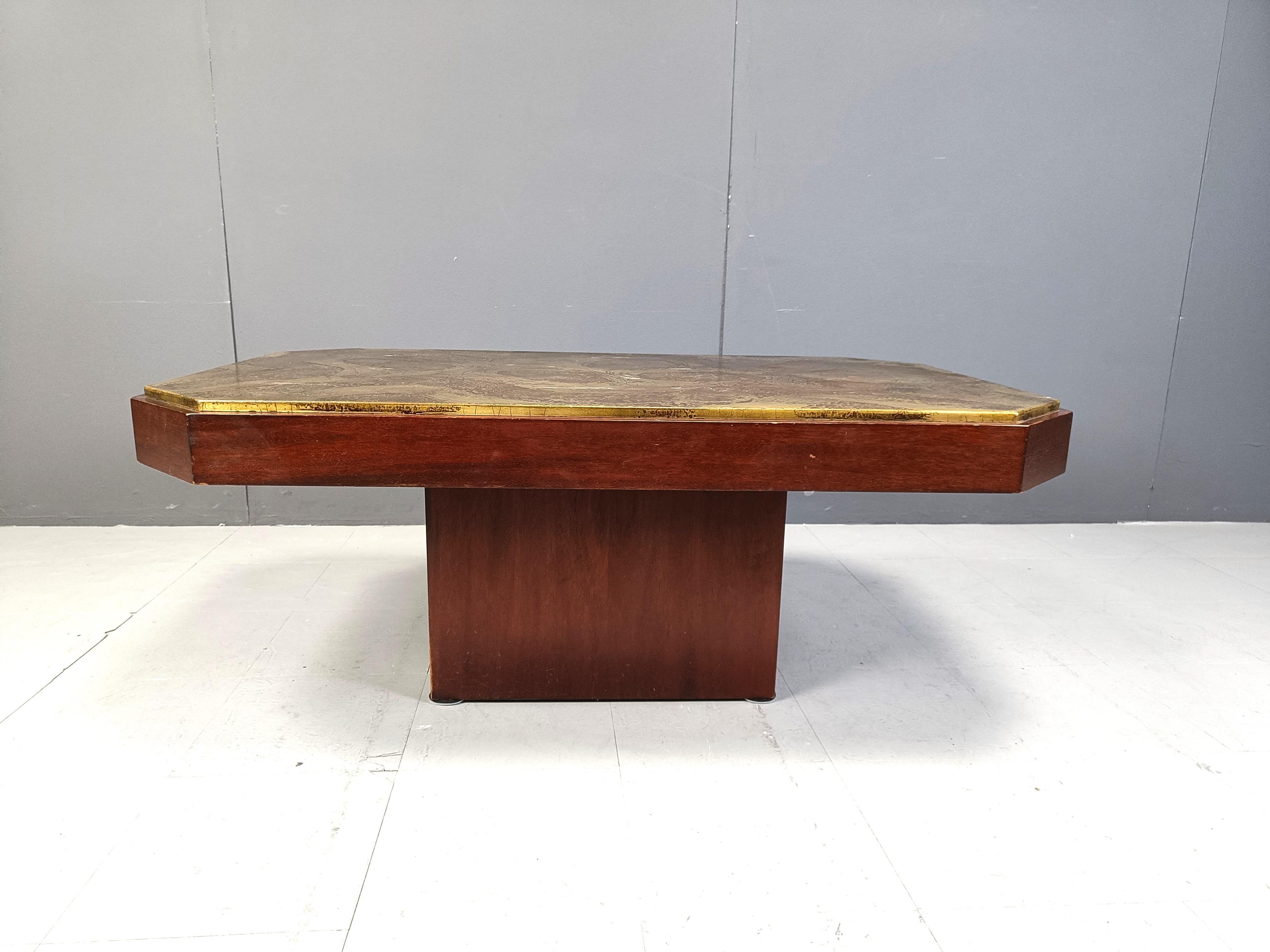 Tavolino in ottone acidato vintage anni '70 In condizioni buone in vendita a Leuven, Vlaams Gewest