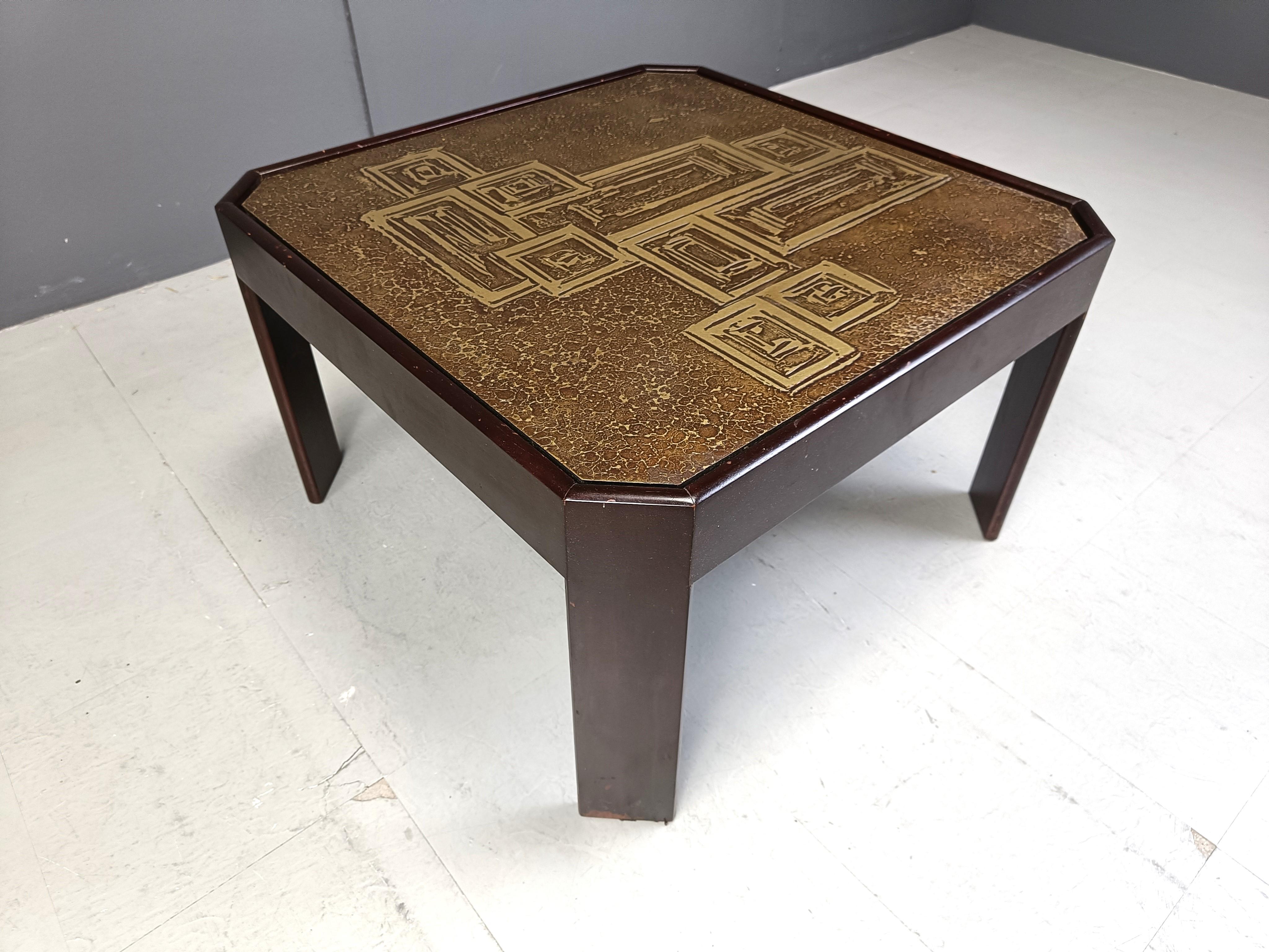 Laiton Table d'appoint vintage en laiton gravé des années 1970 en vente