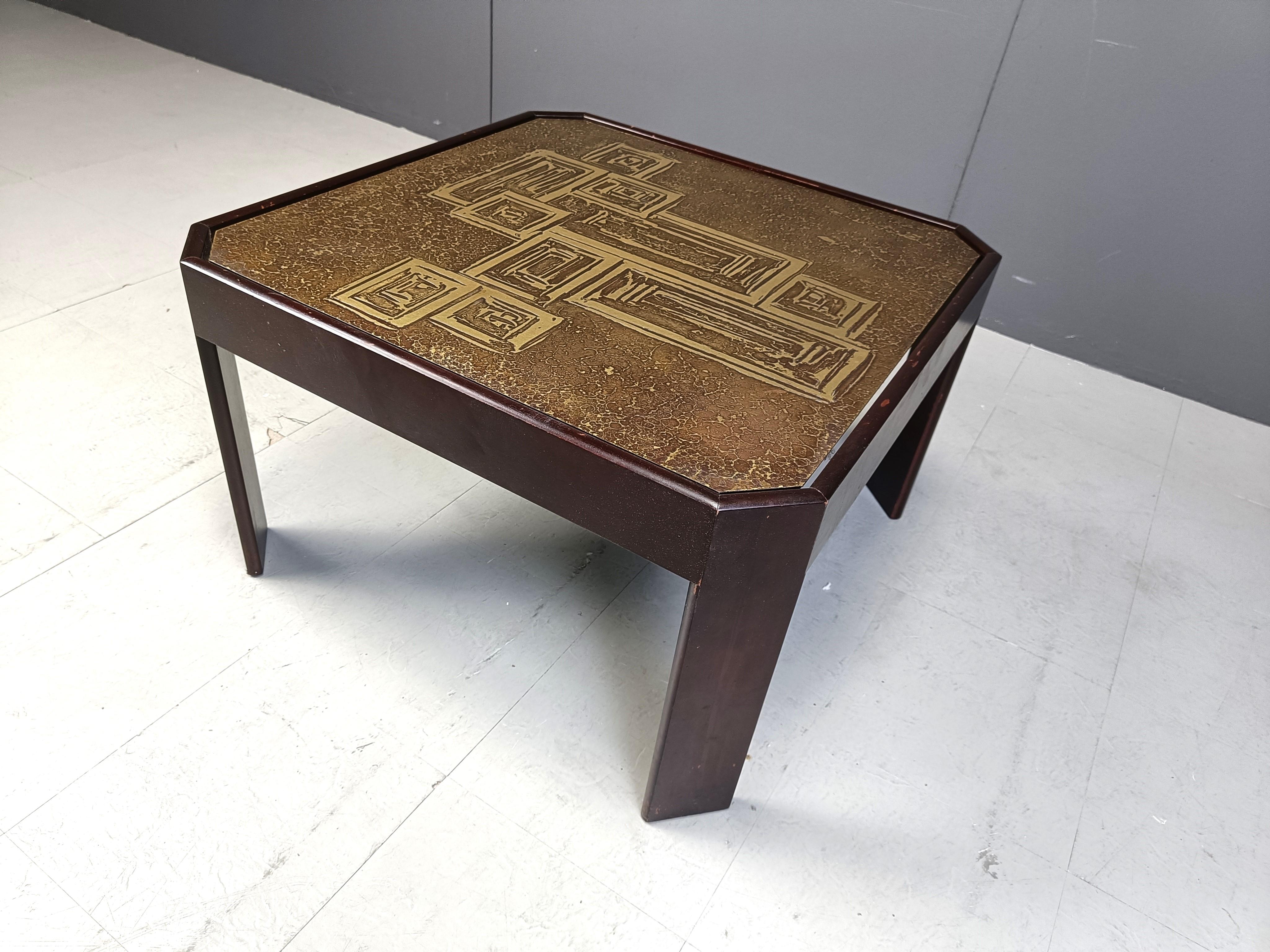 Table d'appoint vintage en laiton gravé des années 1970 en vente 1