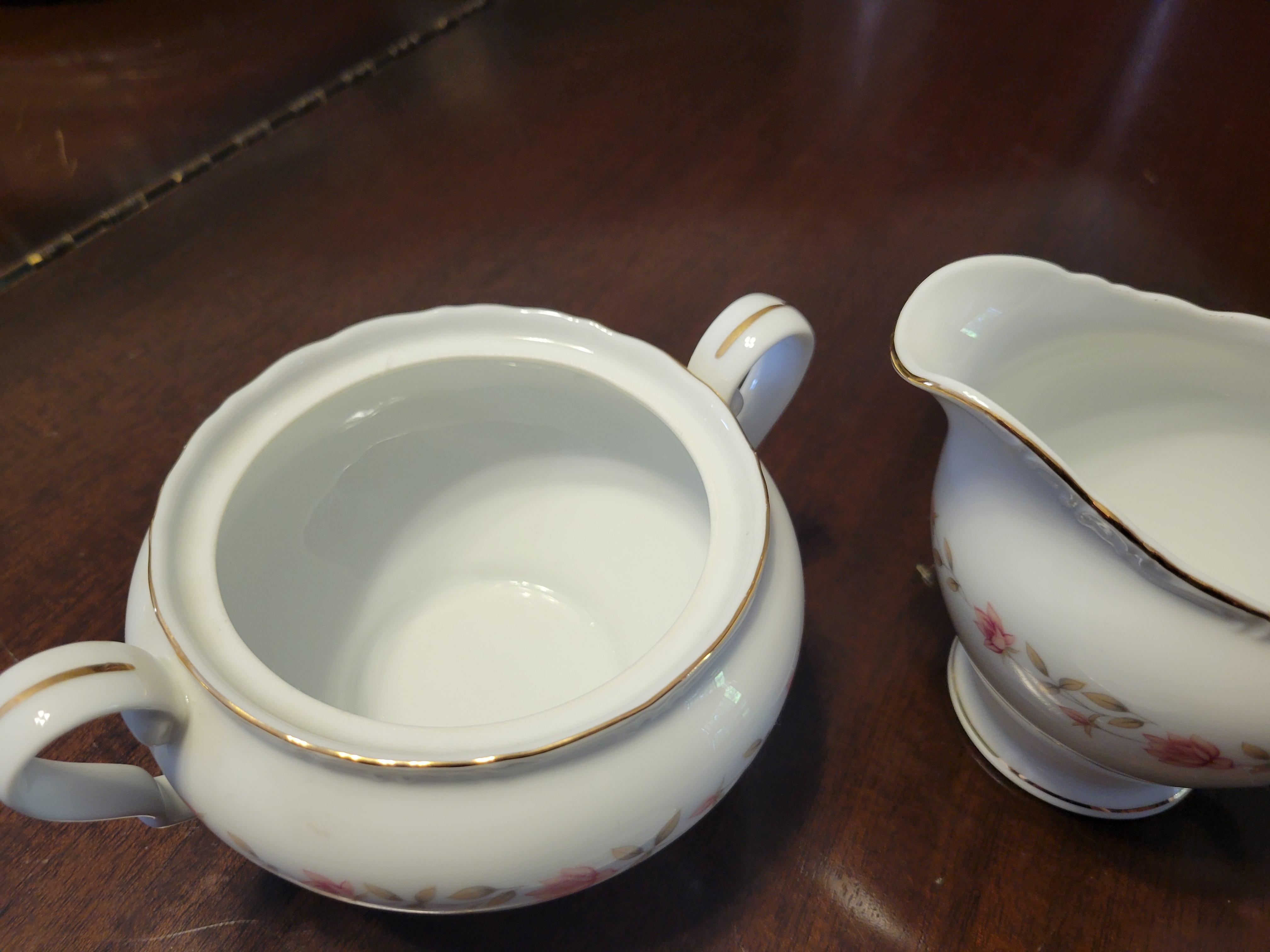 1950, Eternal Rose (Japan) Fine China 8-Person Dining Set - 44 pieces For Sale 4