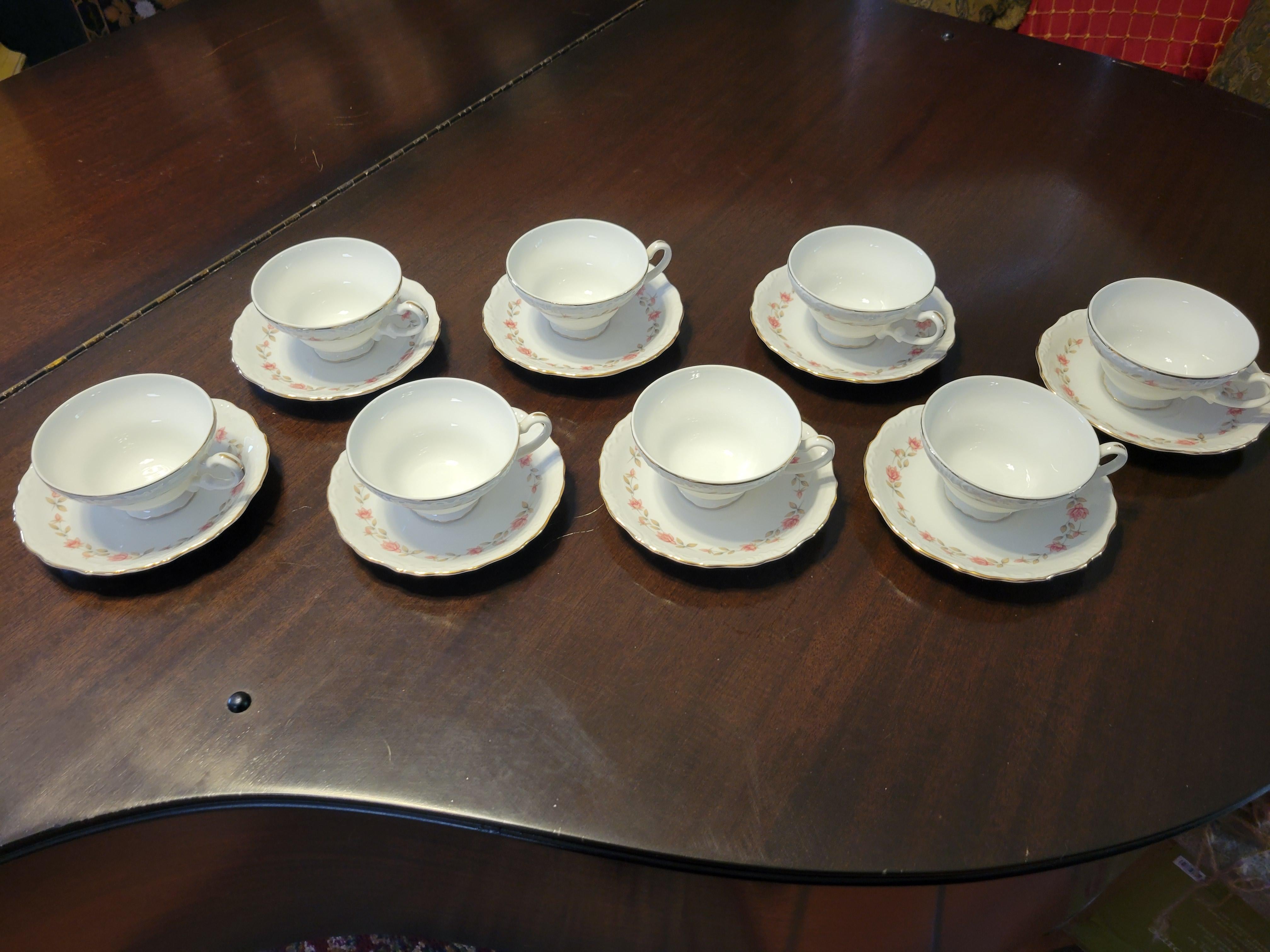 1950, Eternal Rose (Japan) Fine China 8-Person Dining Set - 44 pieces For Sale 12