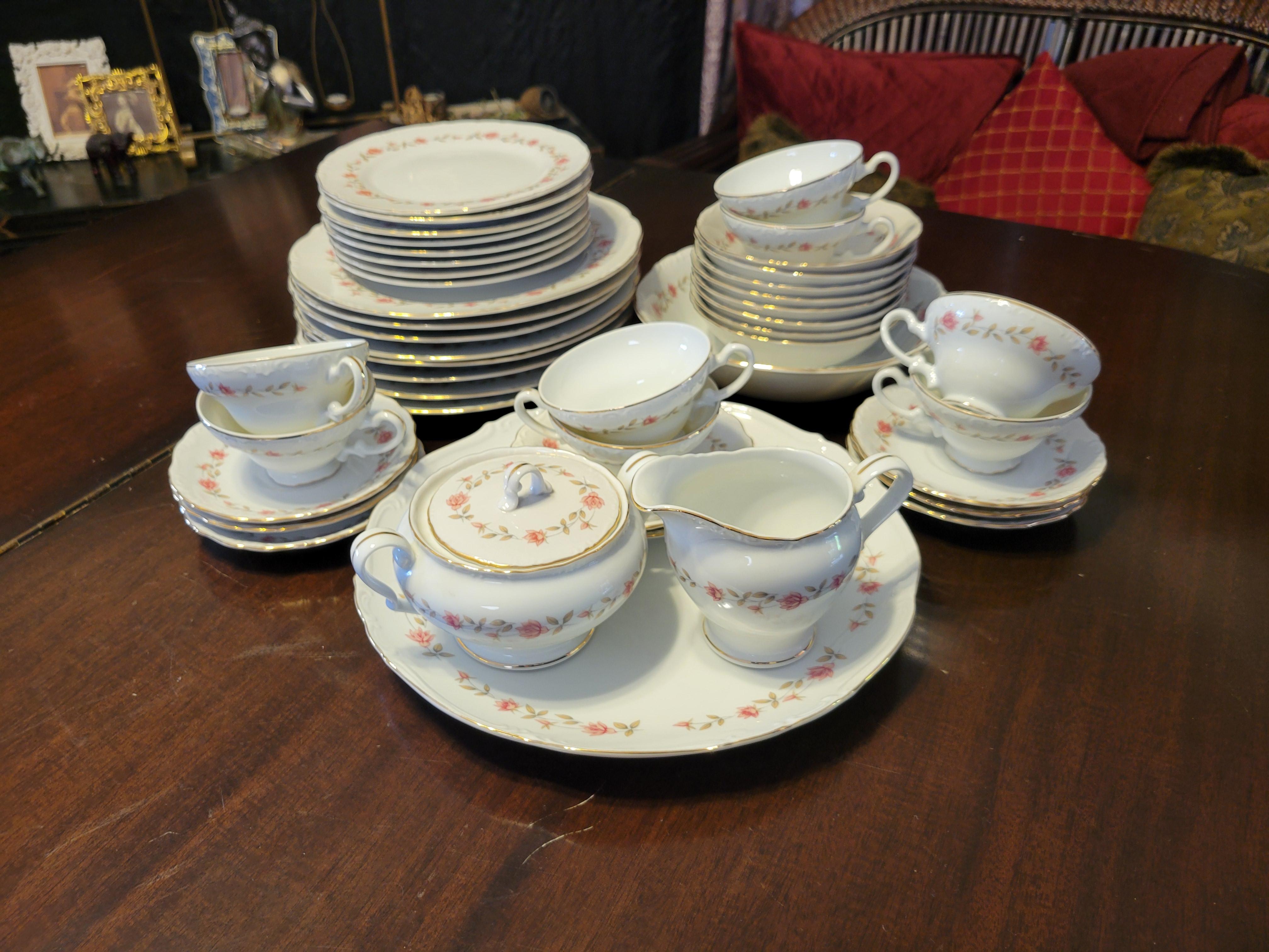 1950, Eternal Rose (Japan) Fine China Dining Set for 8 - 44 pieces. Ships Free  In Excellent Condition For Sale In Phoenix, AZ