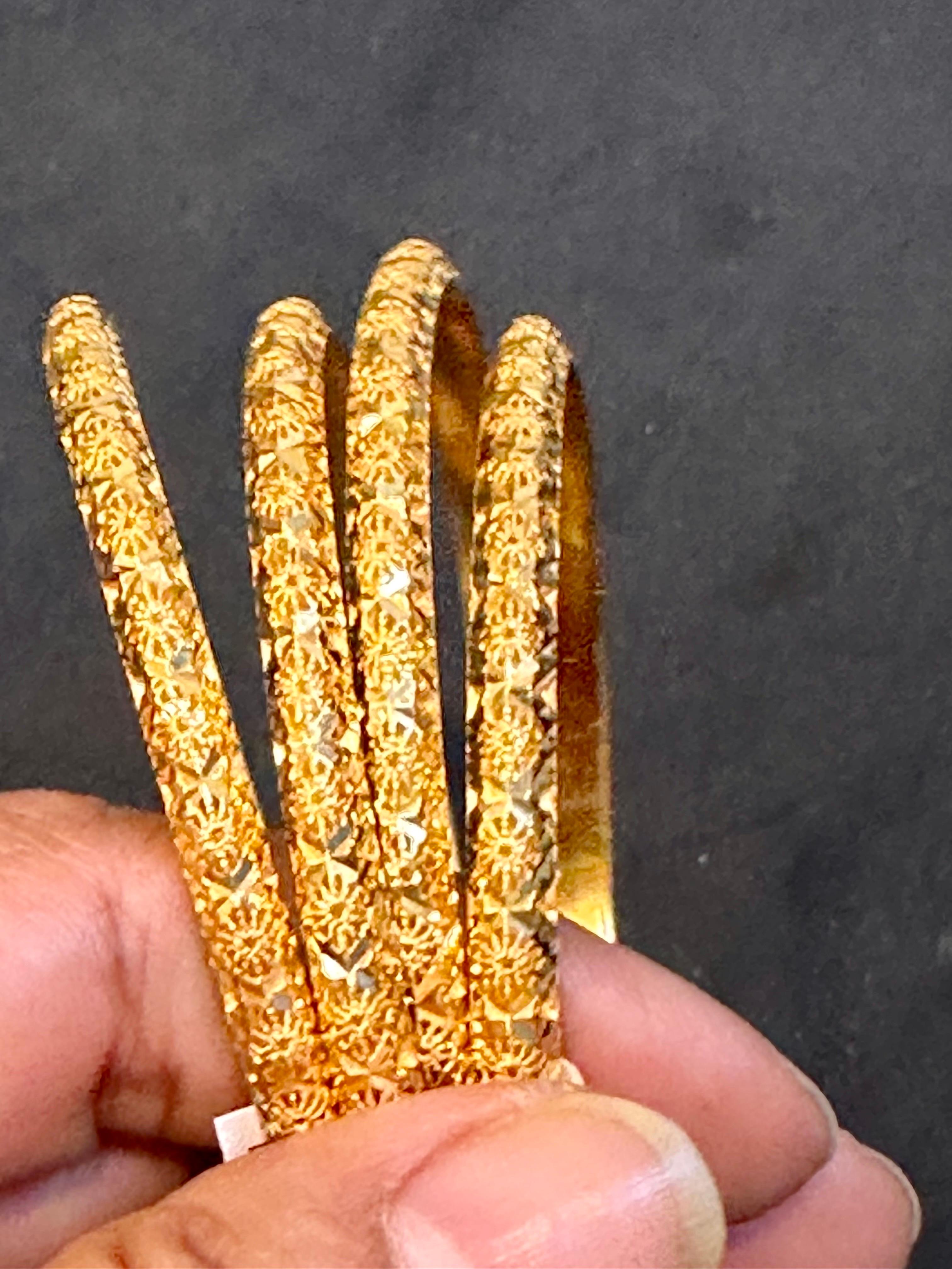 Vintage Eternity Bangle Bracelet 21 Karat Yellow Gold 53 Grams, Set of 4 Churi In Excellent Condition In New York, NY