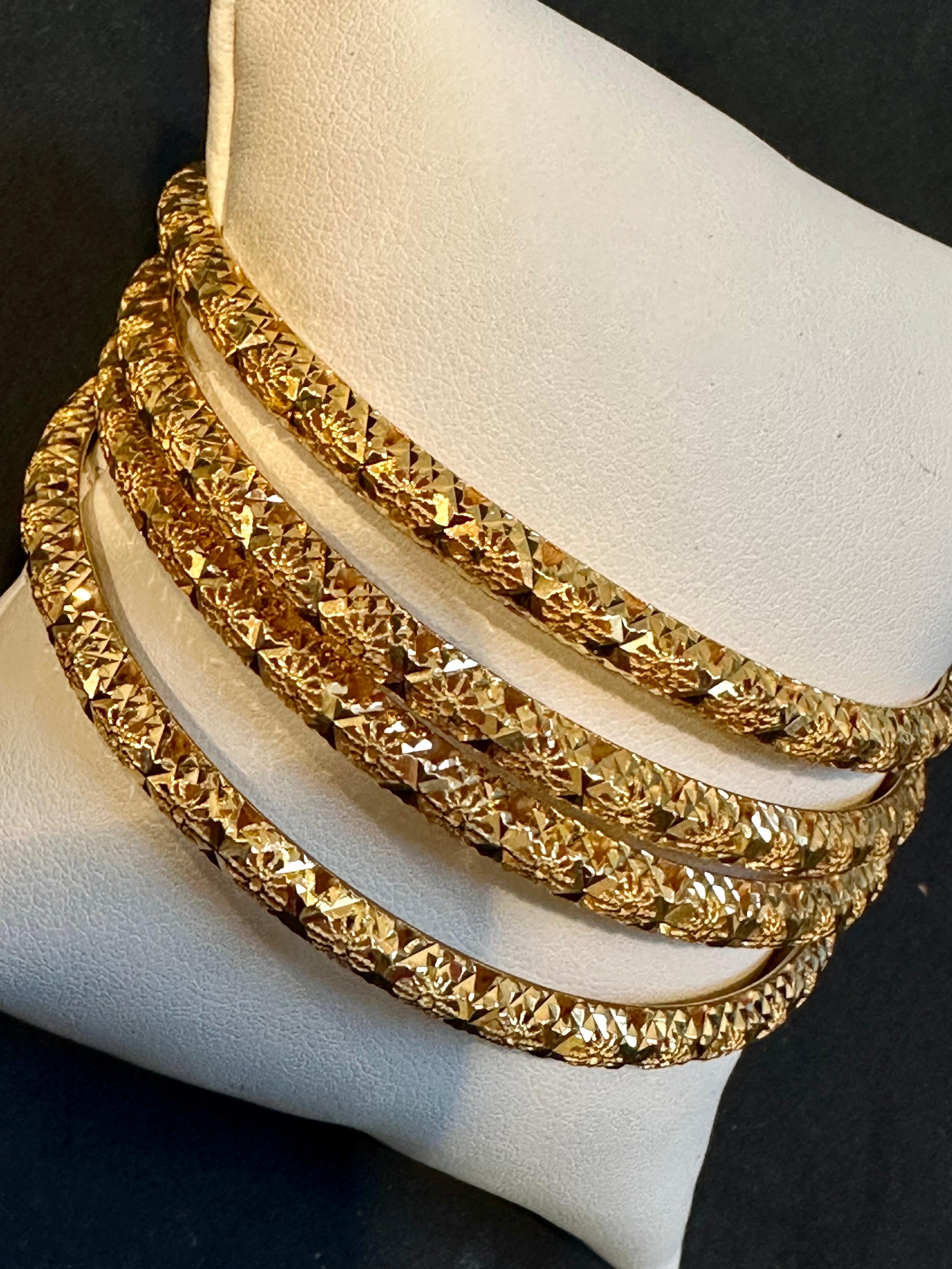 Bracelet jonc d'éternité vintage en or jaune 21 carats 53 grammes, lot de 4 carats Pour femmes en vente