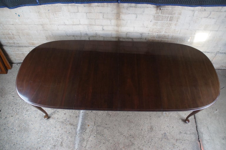 Vintage Ethan Allen Georgian Court Queen Anne Cherry Oval Dining Table