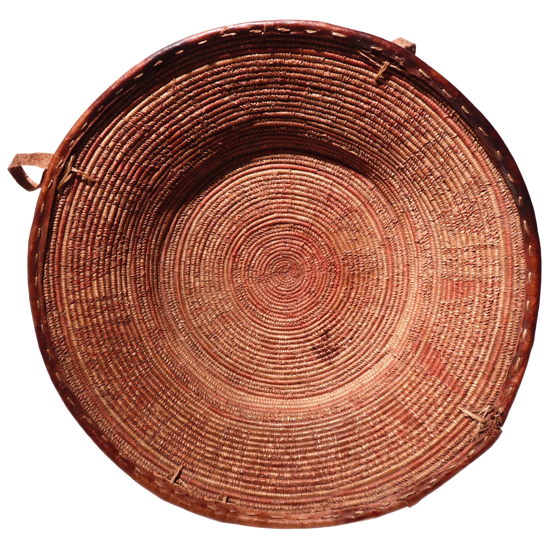 bwischer handgewebter Harari-Graskorb im Angebot