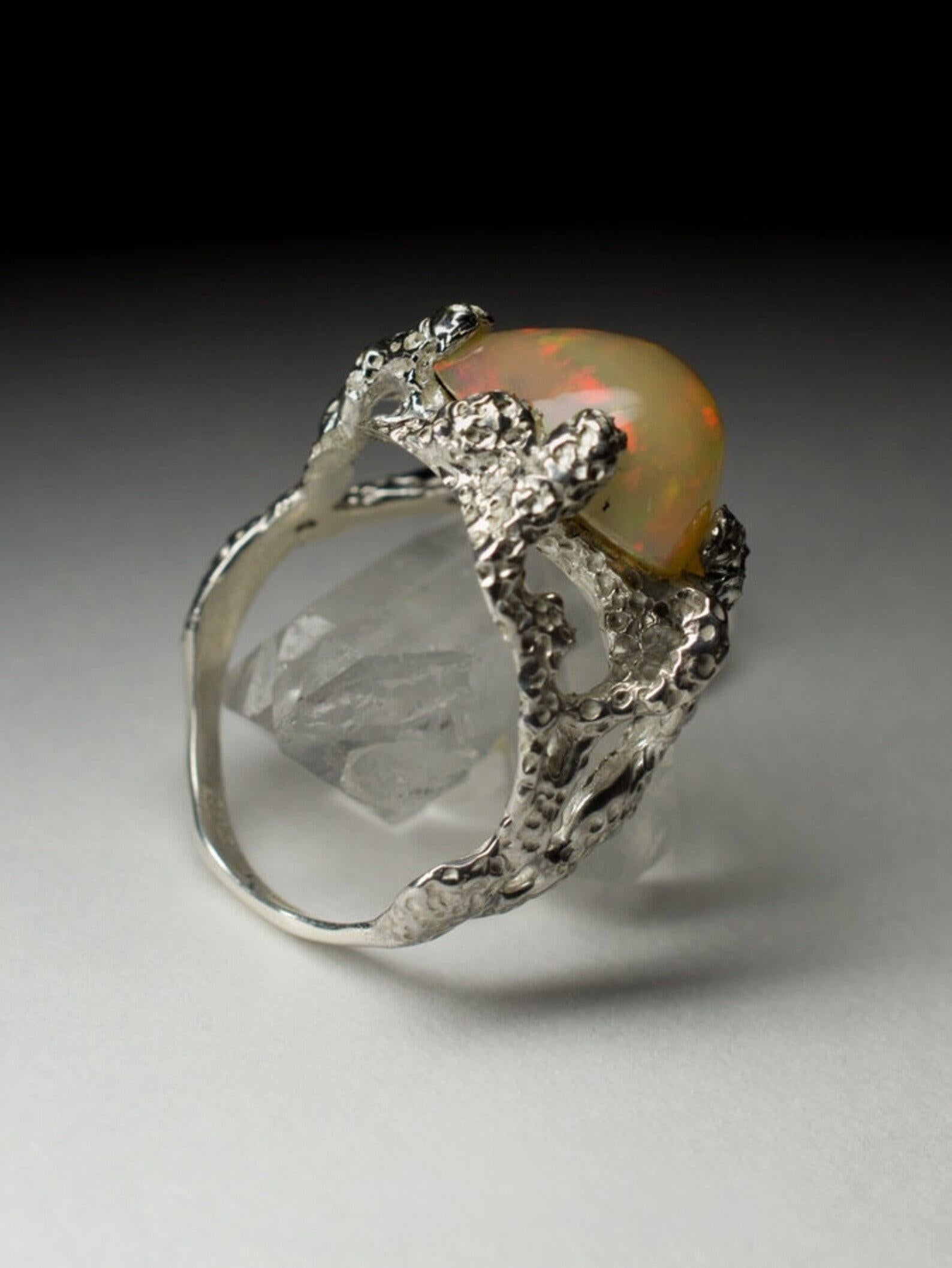 Vintage Ethiopian Opal Silver Ring Medusa unisex ring 7.5 size For Sale 1