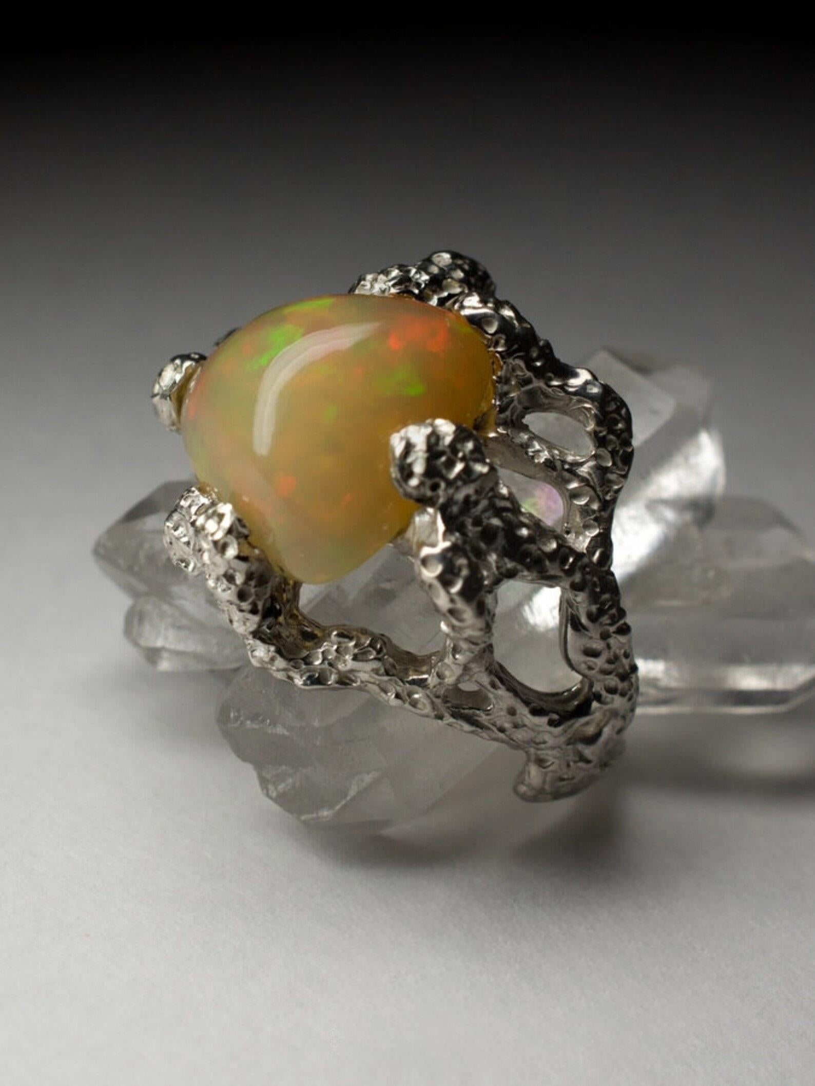 Vintage Ethiopian Opal Silver Ring Medusa unisex ring 7.5 size For Sale 2