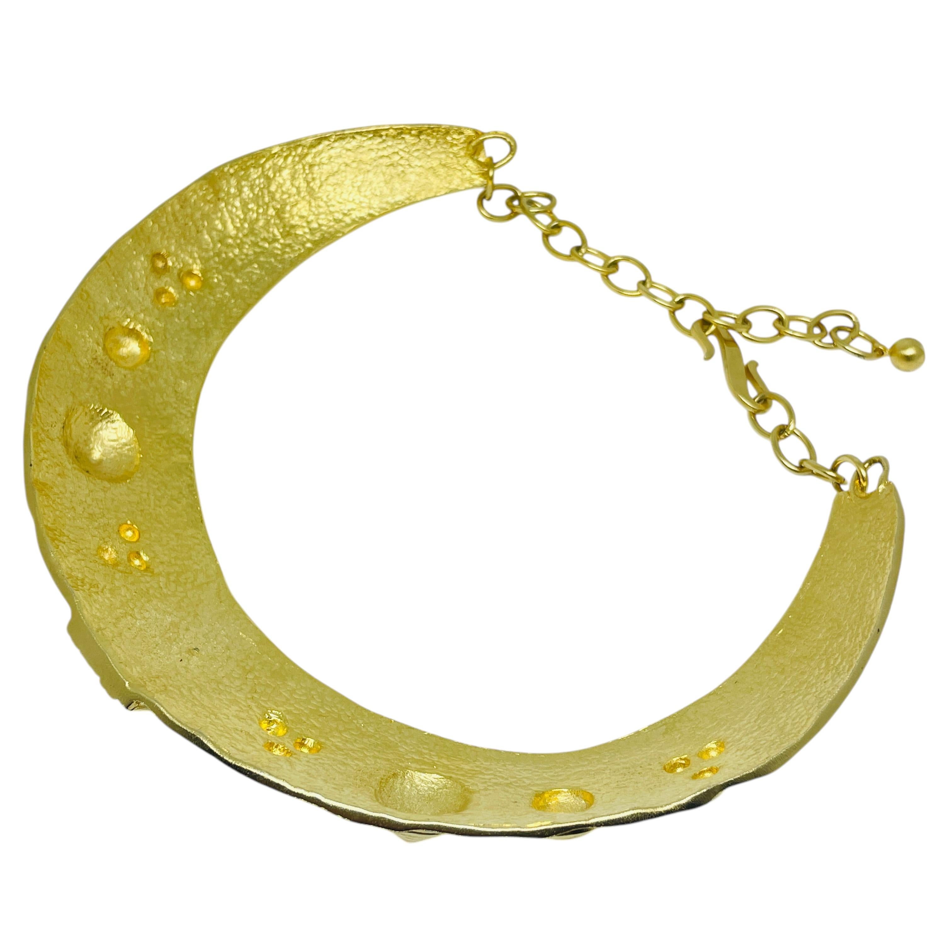 Donna Collana girocollo d'epoca in oro massiccio etrusco opaco di design in vendita