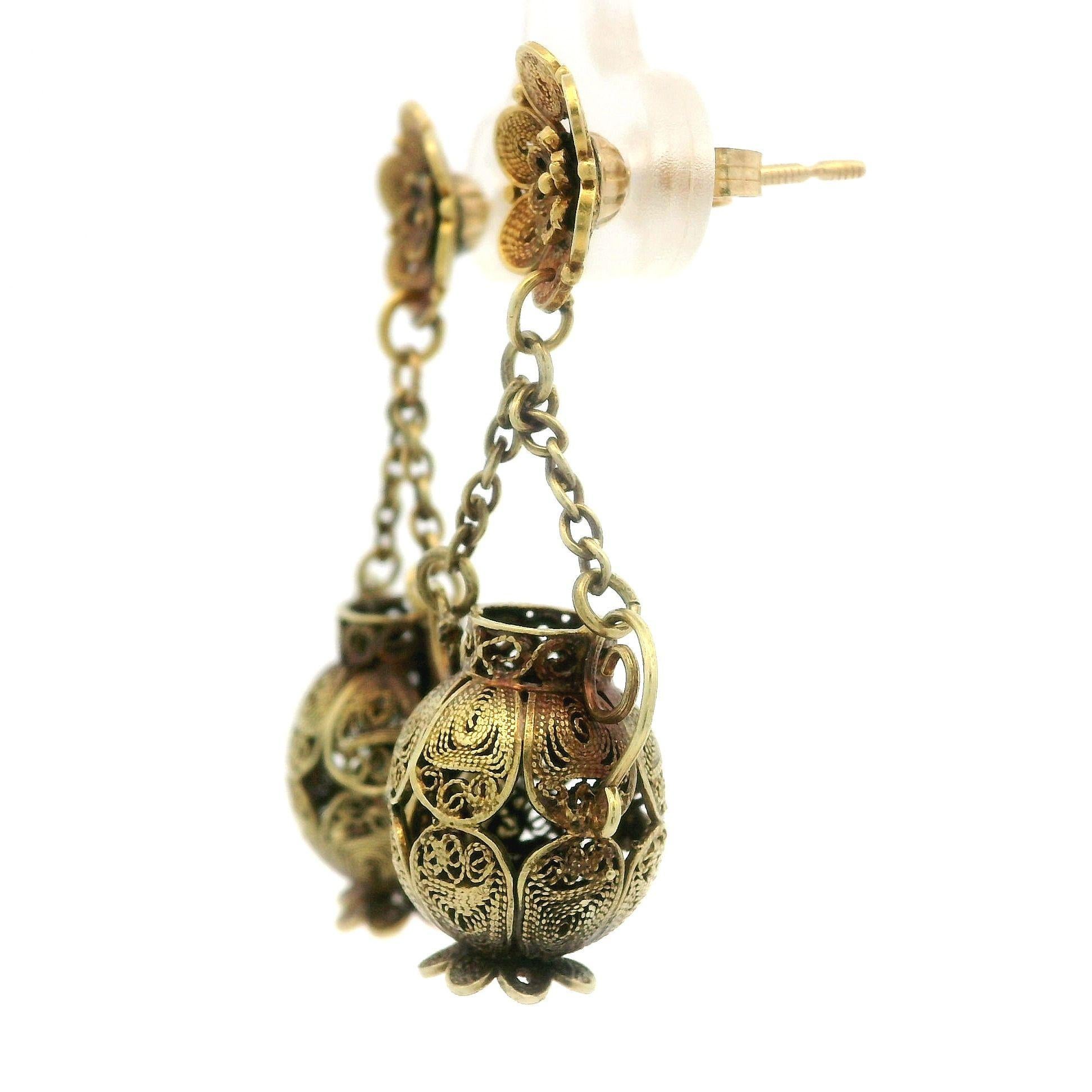Vintage Etruscan Revival 14k Gold Filigree Wire Work Vase Dangle Drop Earrings For Sale 2