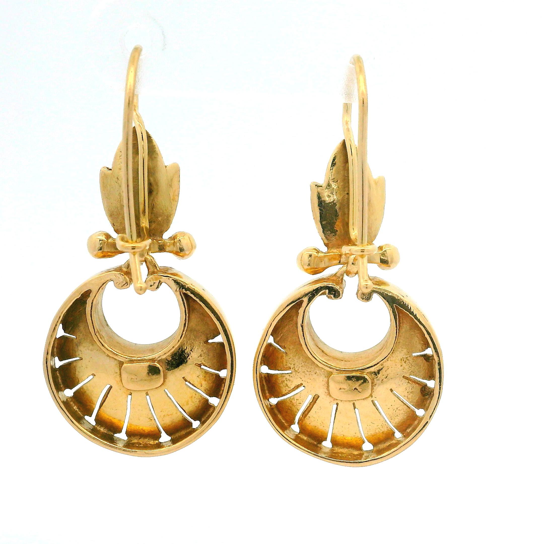 Women's Vintage Etruscan Revival 14k Yellow Gold Ornate Dangle Drop Earrings For Sale