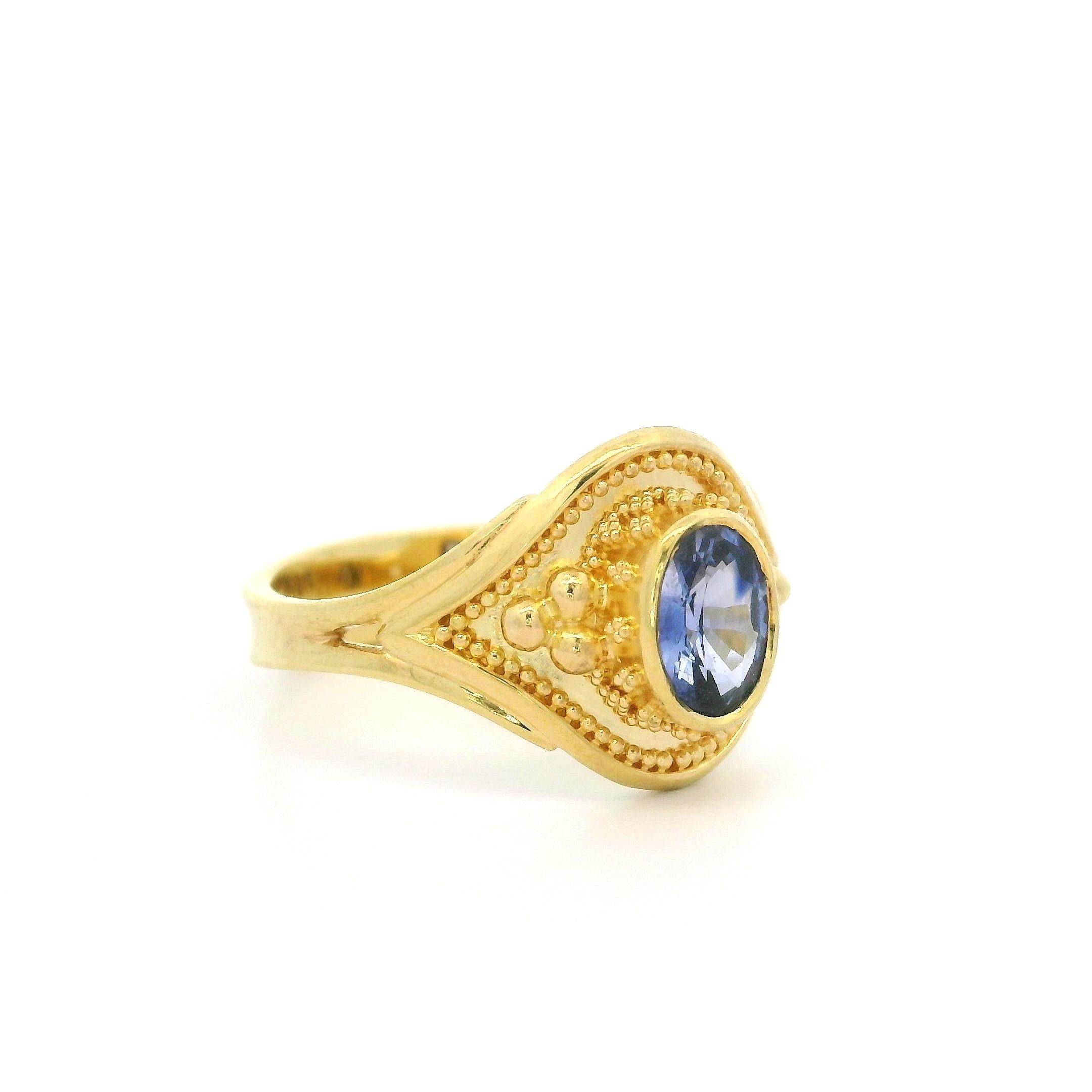 Women's Vintage Etruscan Revival 18k Yellow Gold 1.05ct Bezel Sapphire Solitaire Ring For Sale