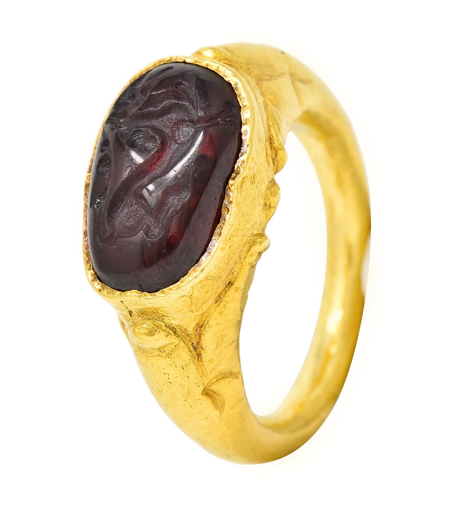 Vintage Etruscan Revival Garnet Intaglio 22 Karat Yellow Gold Lion Signet Ring 5