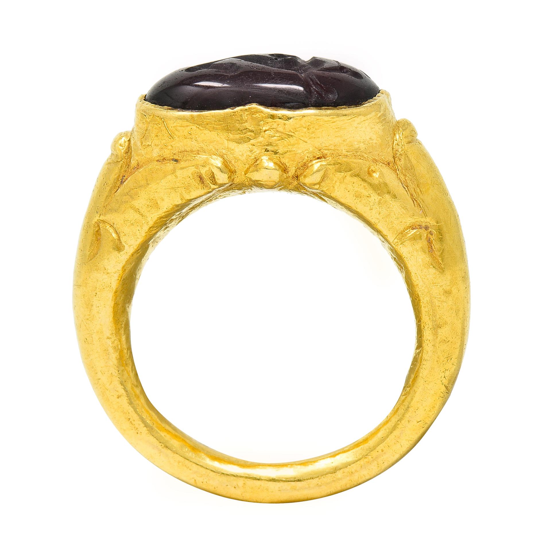 Vintage Etruscan Revival Garnet Intaglio 22 Karat Yellow Gold Lion Signet Ring 4