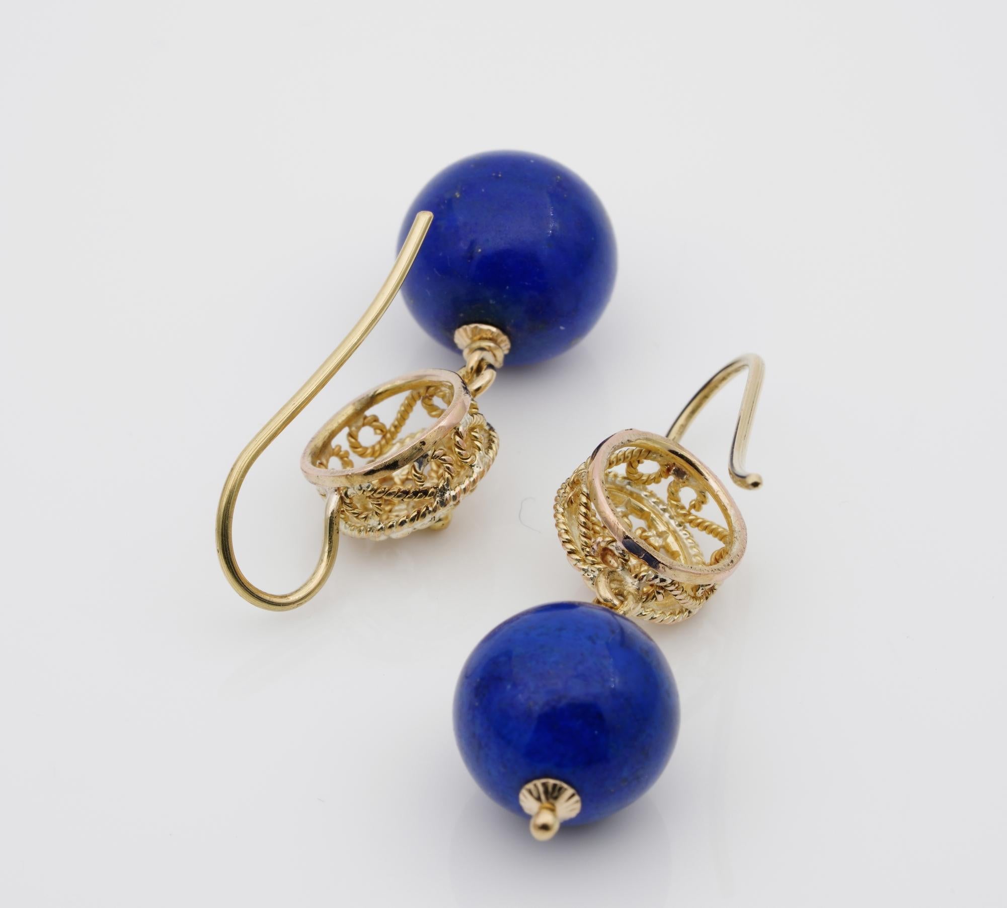 Vintage Etruscan Revival Lapis Lazuli Swing Earrings, circa 1950 In Good Condition In Napoli, IT