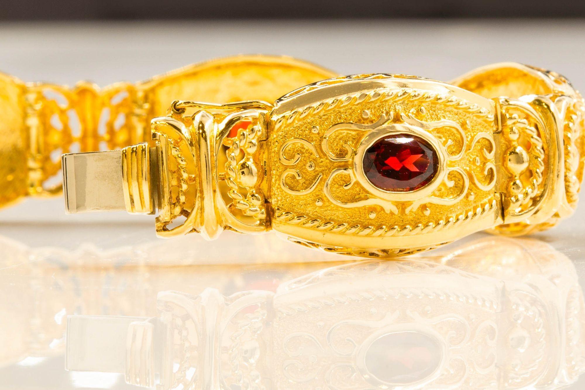 20th Century Vintage Etruscan Revival Style 14k Yellow Gold and Garnet Bracelet For Sale
