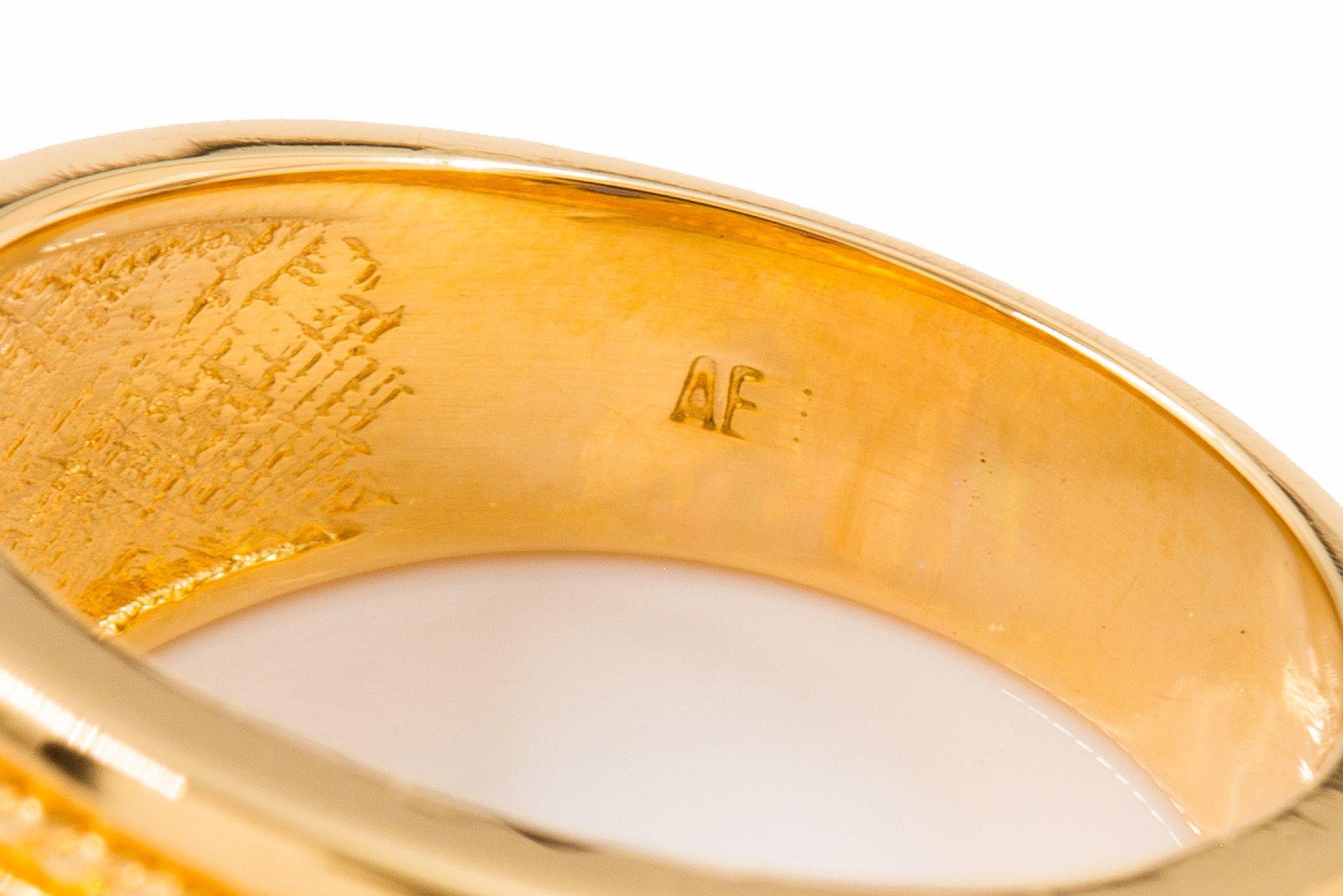 Vintage-Ring aus 14 Karat Gelbgold und Edelsteinen im etruskischen Revival-Stil, Größe 8 im Angebot 4