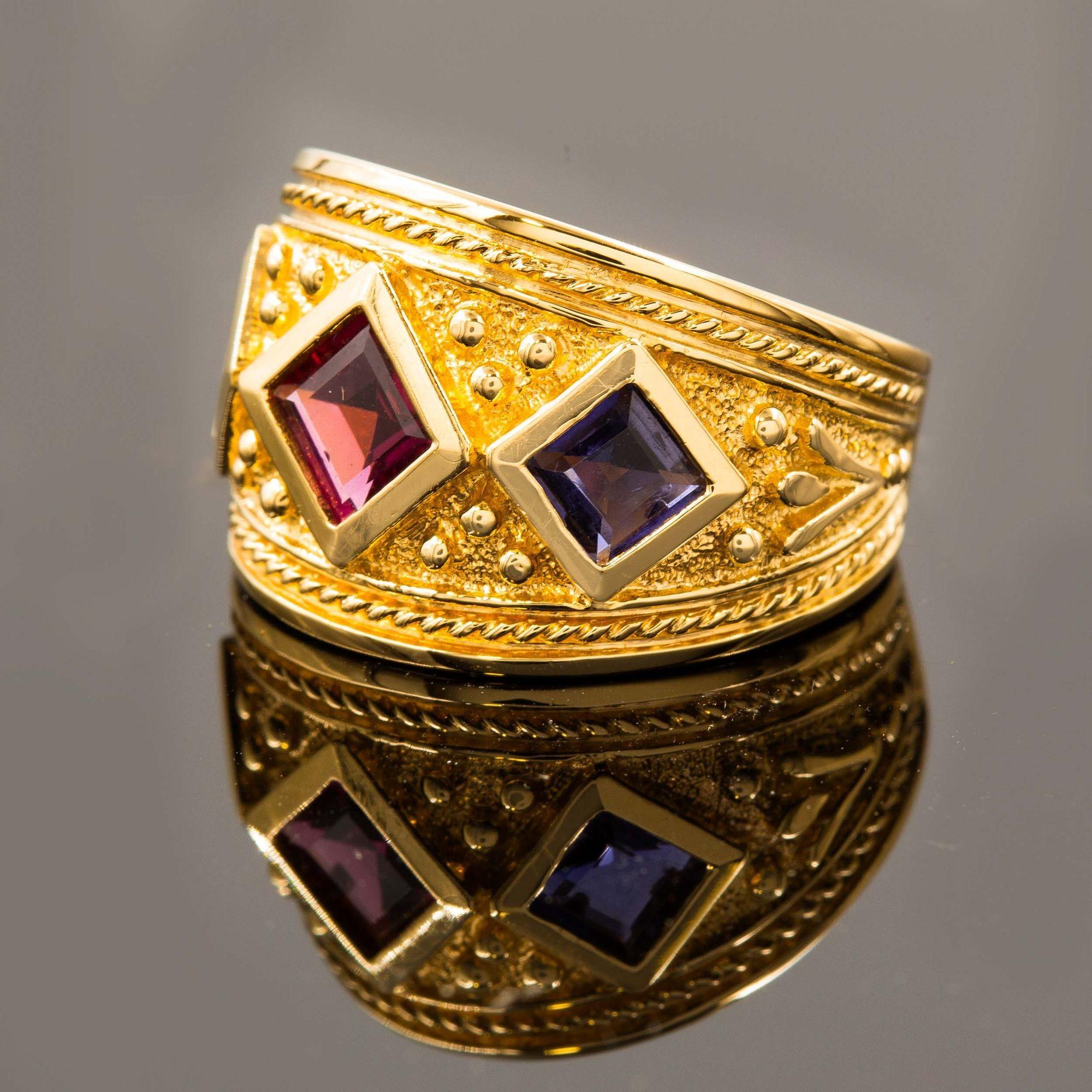 Vintage-Ring aus 14 Karat Gelbgold und Edelsteinen im etruskischen Revival-Stil, Größe 8 im Angebot 8