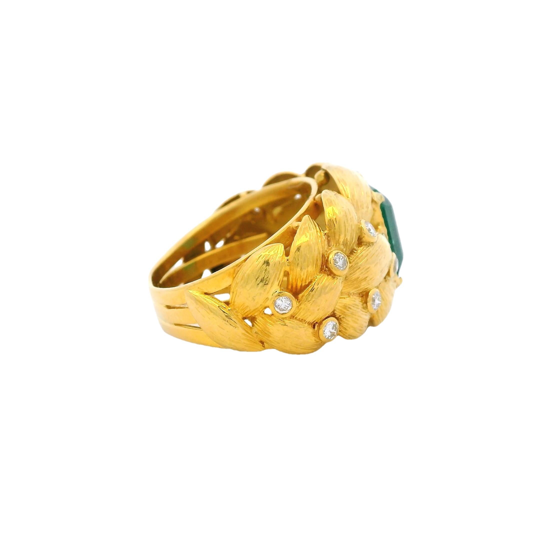 Bague vintage de style étrusque en or 18K avec émeraudes et diamants en vente 2