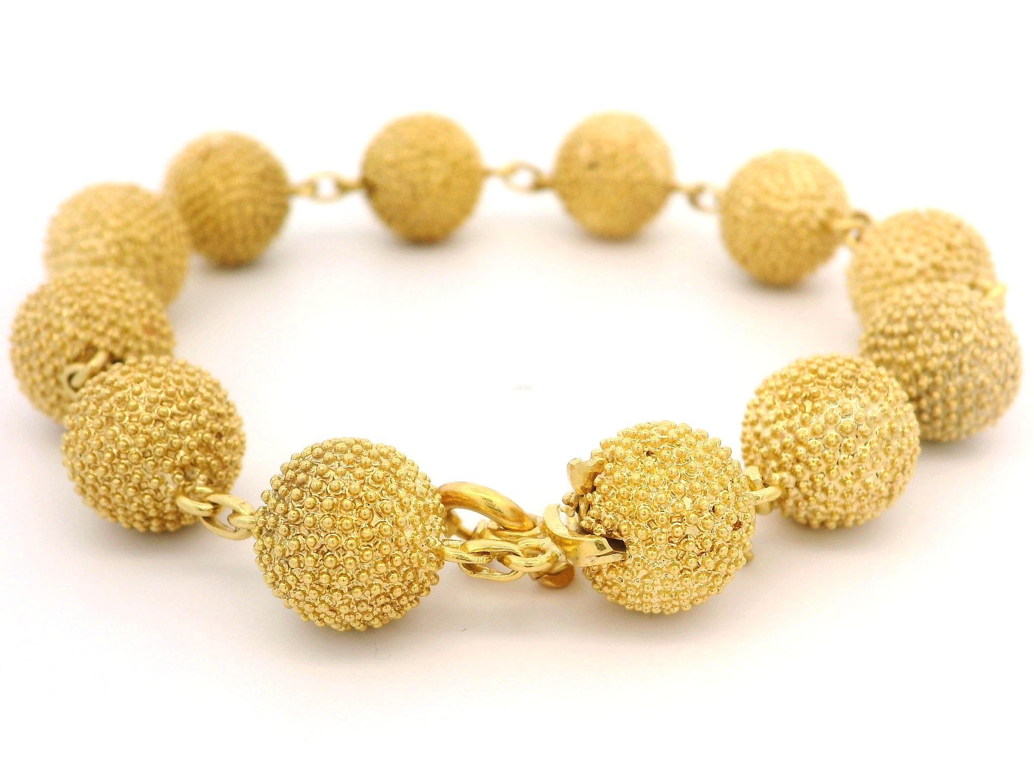 Women's Vintage European 18k Yellow Gold Textured Ball Bead Bracelet w/ Push Clasp For Sale