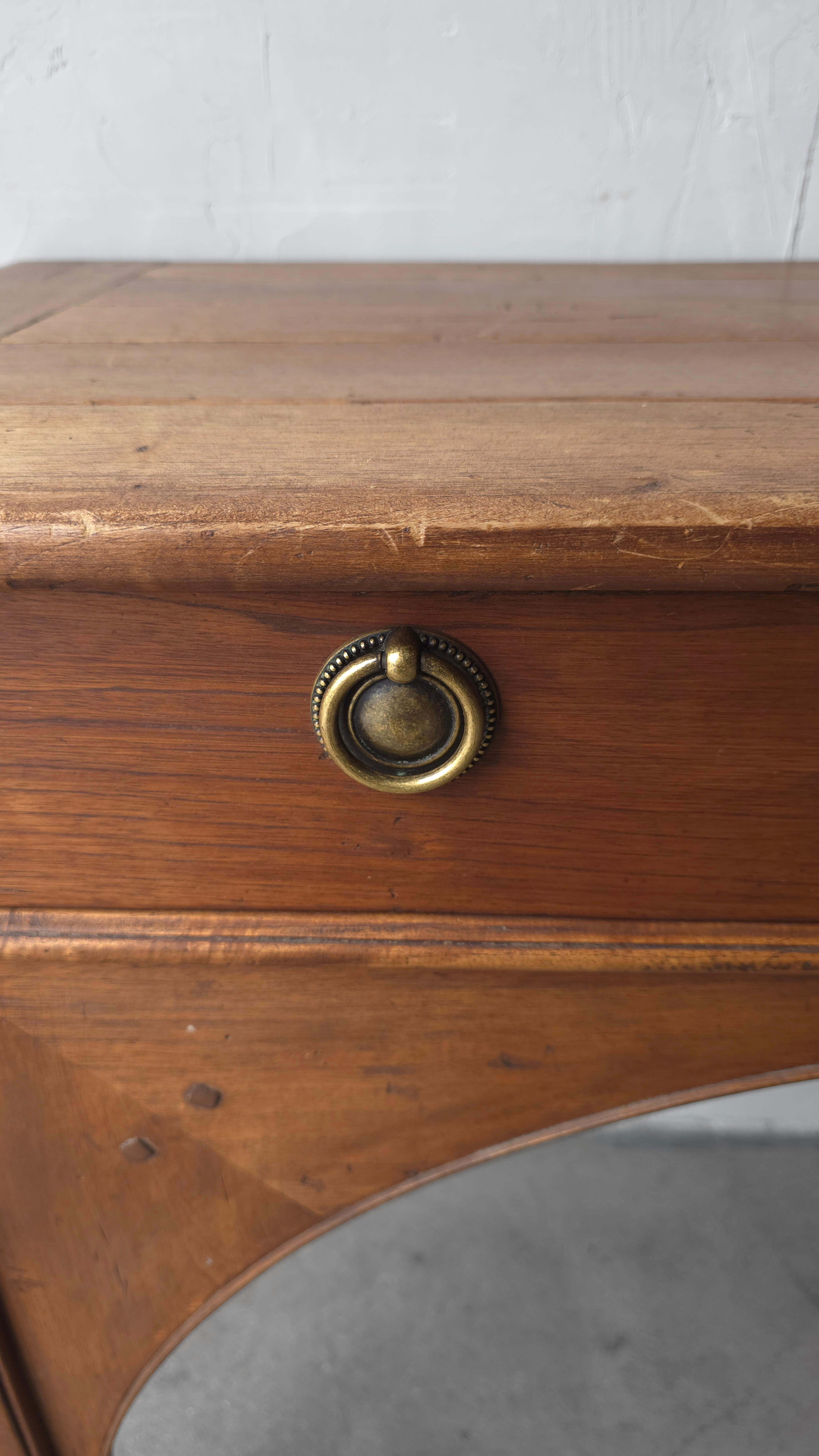 Vintage European Arched Comptoir Console Sofa Table Bon état - En vente à Las Vegas, NV
