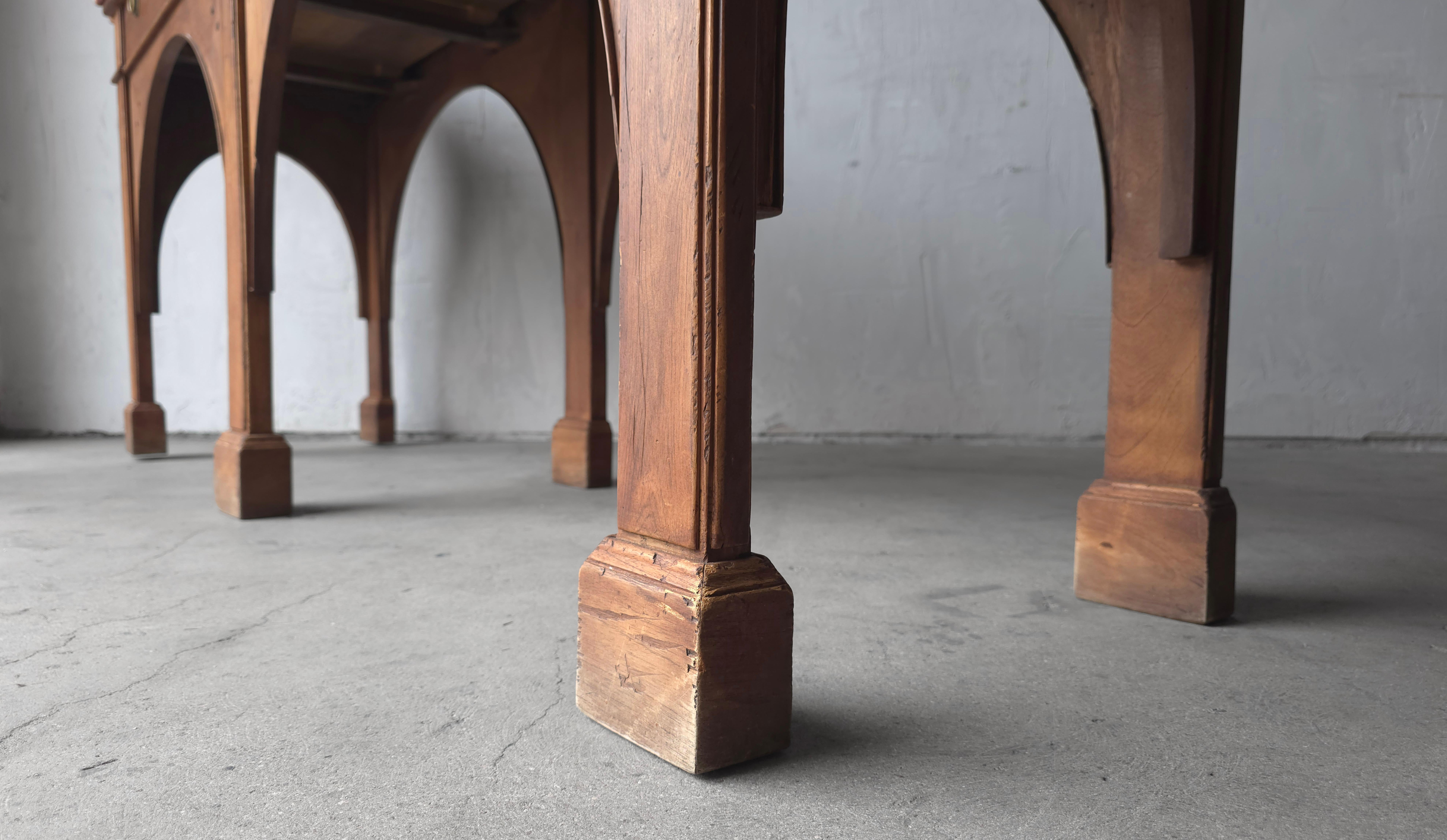 Vintage European Arched Comptoir Console Sofa Table en vente 1
