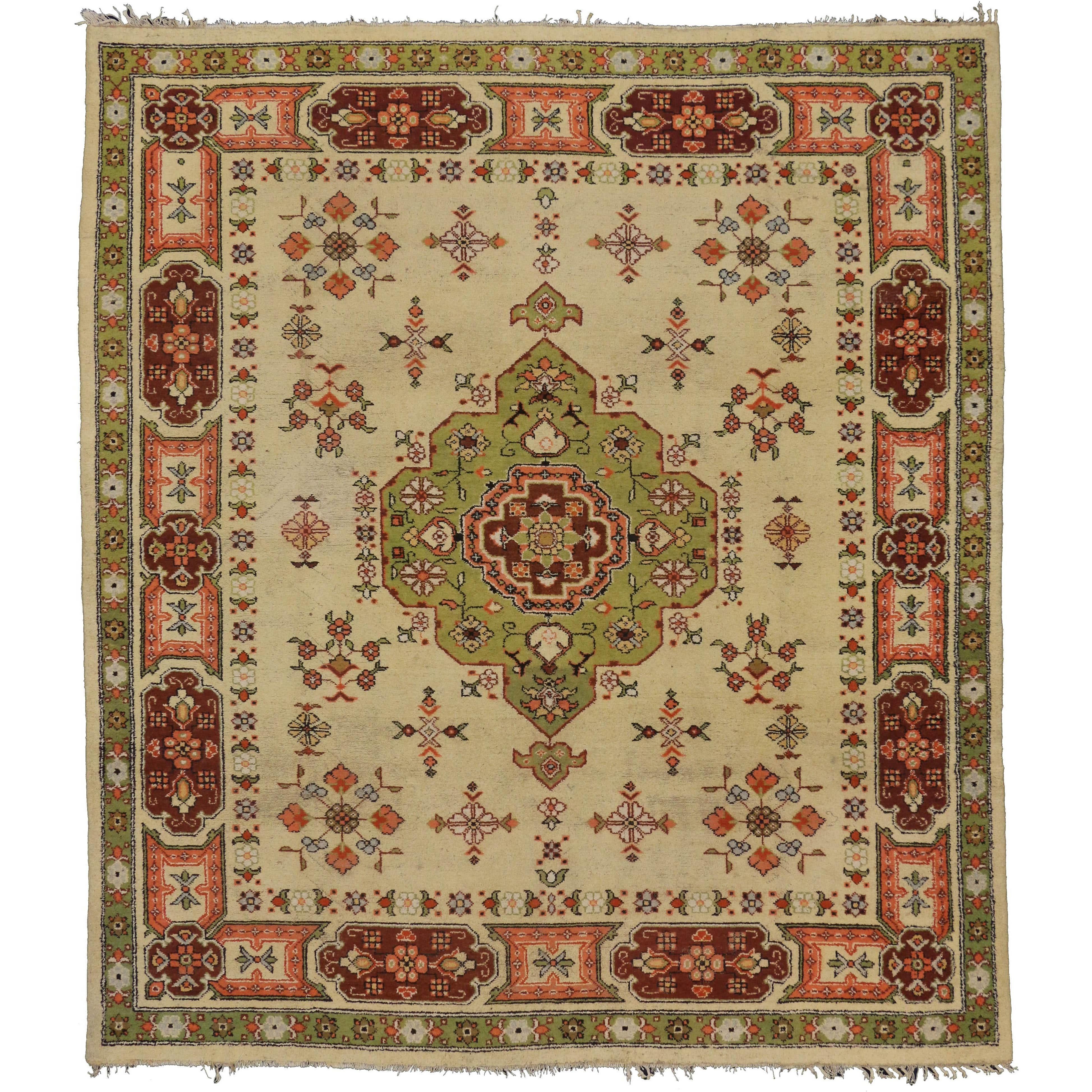 Vintage European Area Rug with Traditional Style