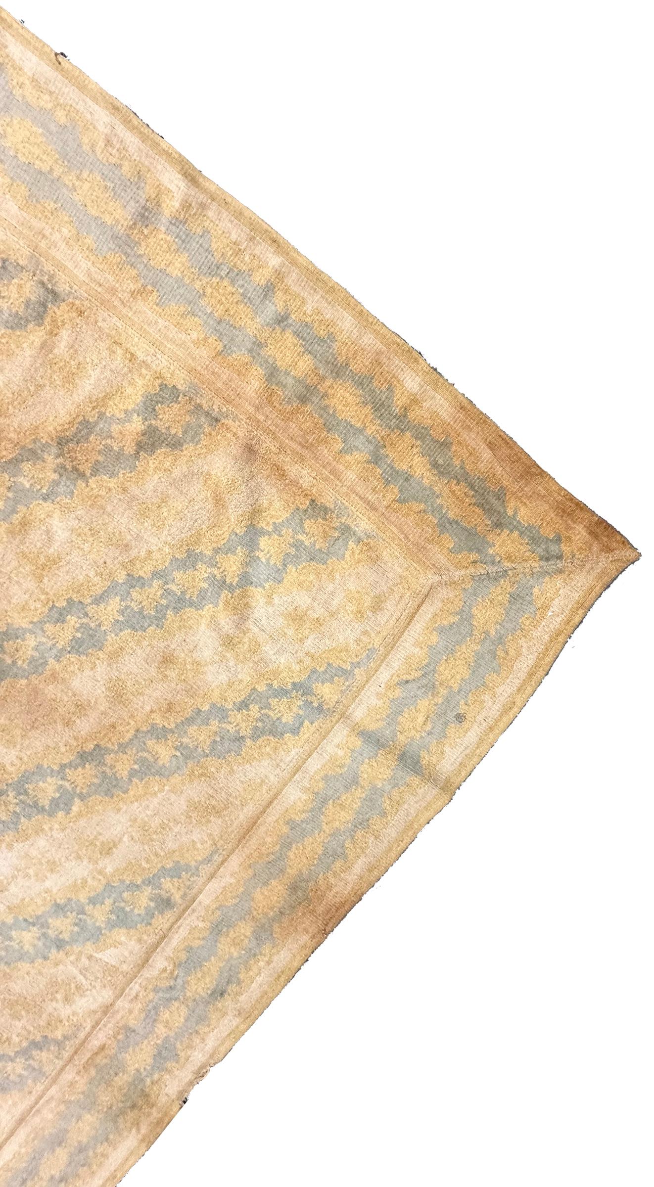 Vintage European Art Deco Geometric 14x15 427cm x 445cm Square Beige Rug For Sale 2