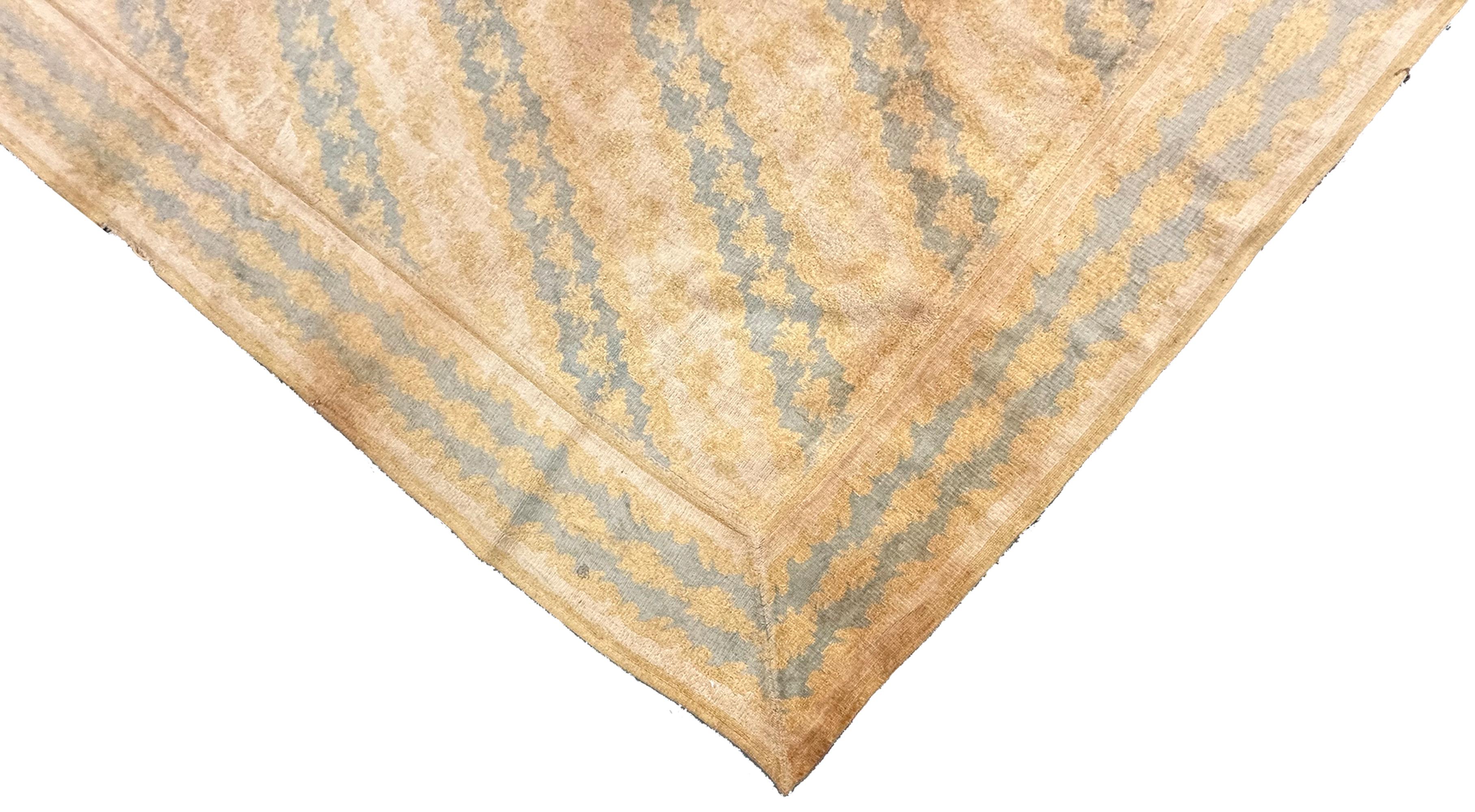 Vintage European Art Deco Geometric 14x15 427cm x 445cm Square Beige Rug For Sale 3