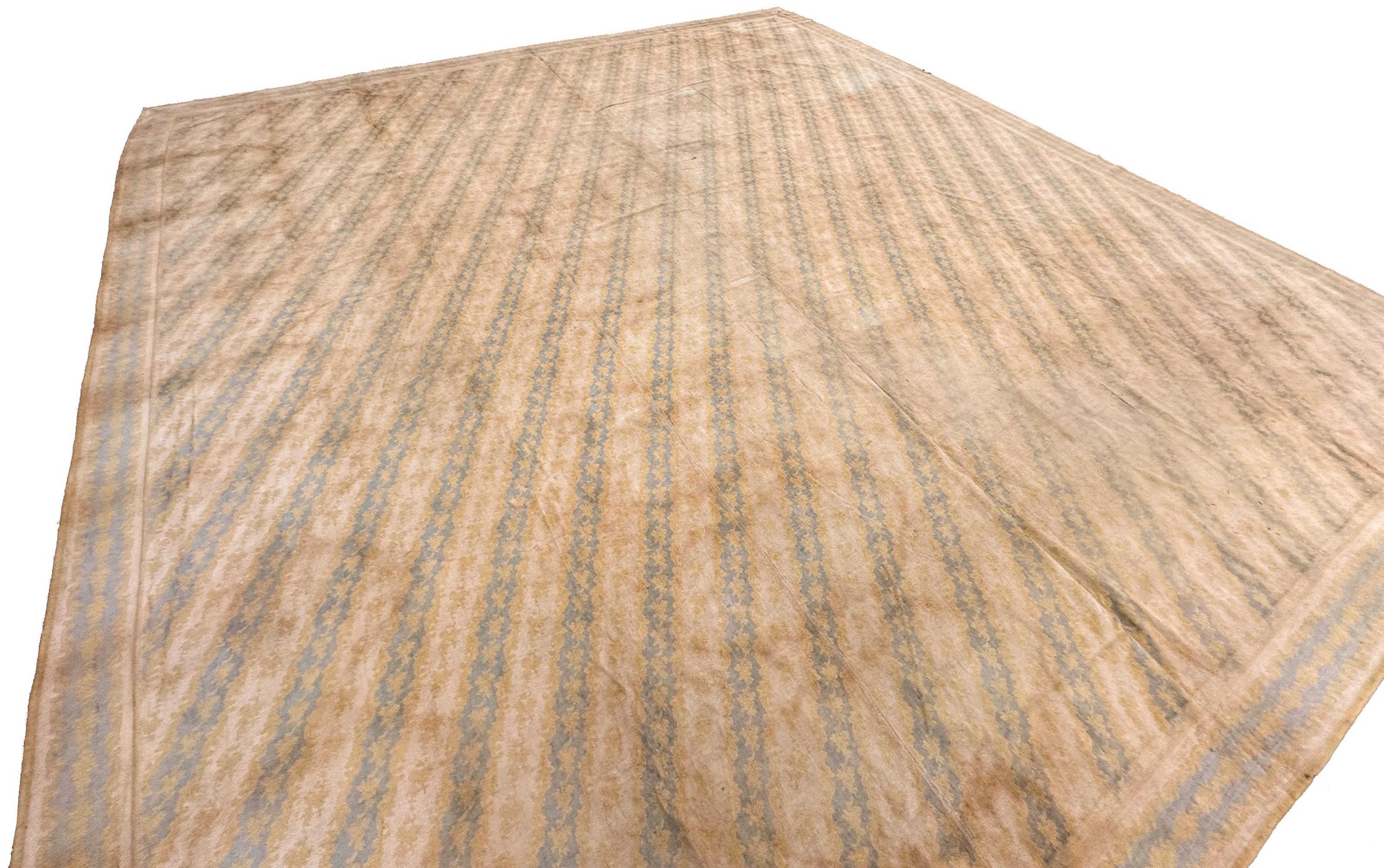 Vintage European Art Deco Geometric 14x15 427cm x 445cm Square Beige Rug For Sale 1