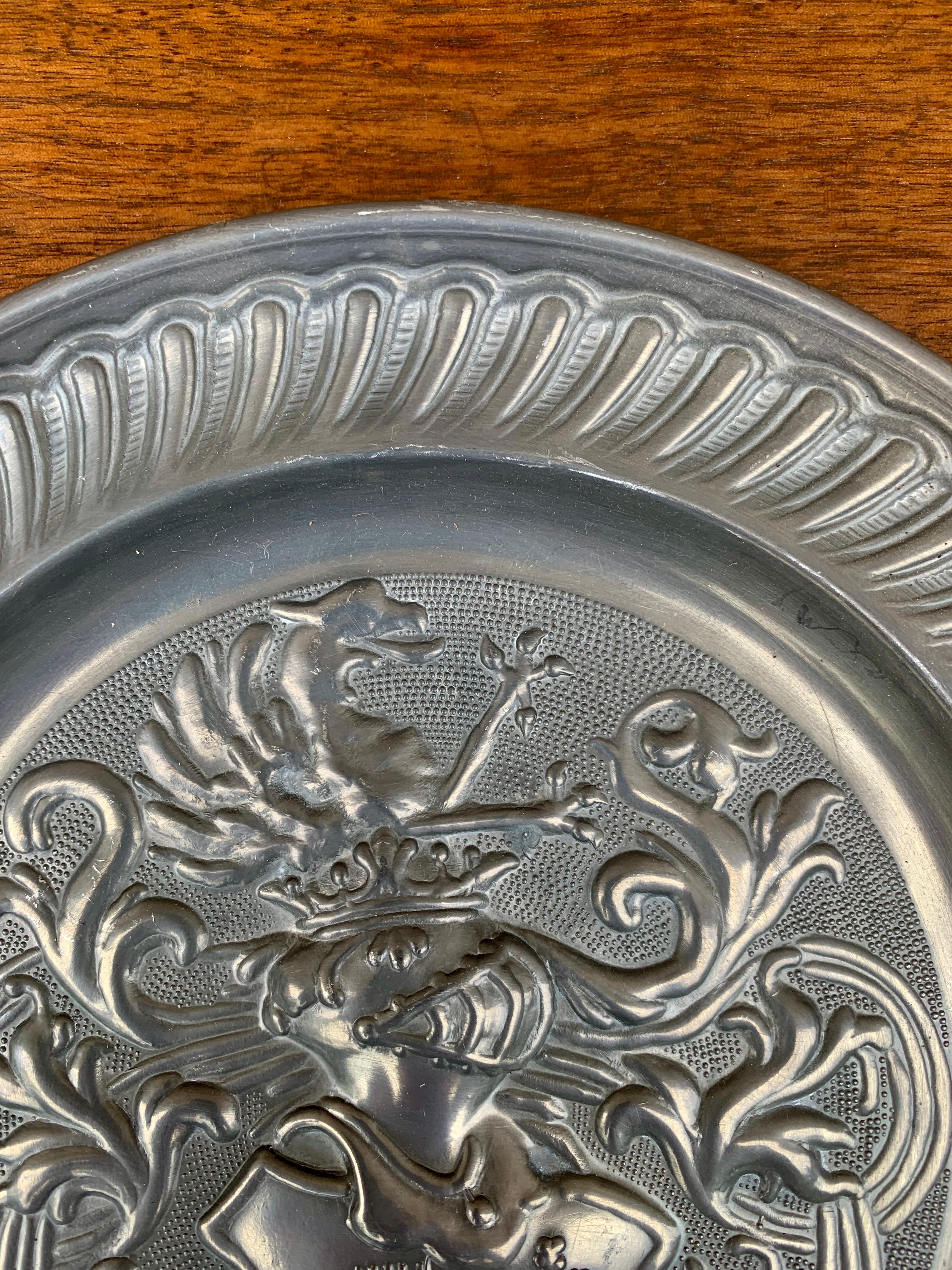 Vintage European Coat of Arms Heraldry Pewter Wall Plate In Good Condition For Sale In Elkhart, IN