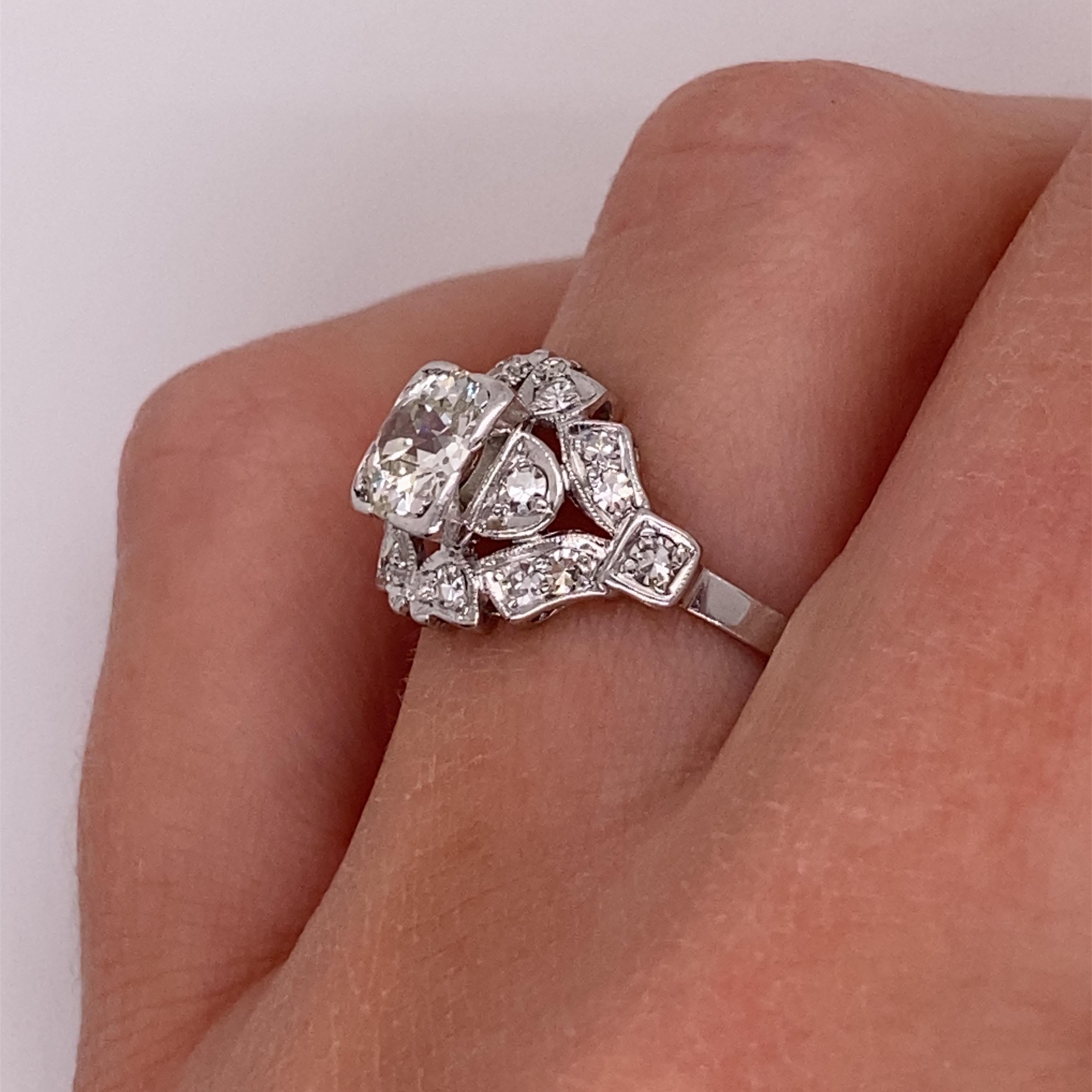 Art-déco-Ring aus Platin mit Diamant im europäischen Diamantschliff 0,77 Karat im Angebot 4
