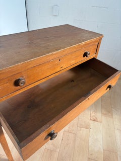 Cómoda de dos cajones Vintage European Farmhouse Hunt Board - Primitive Country