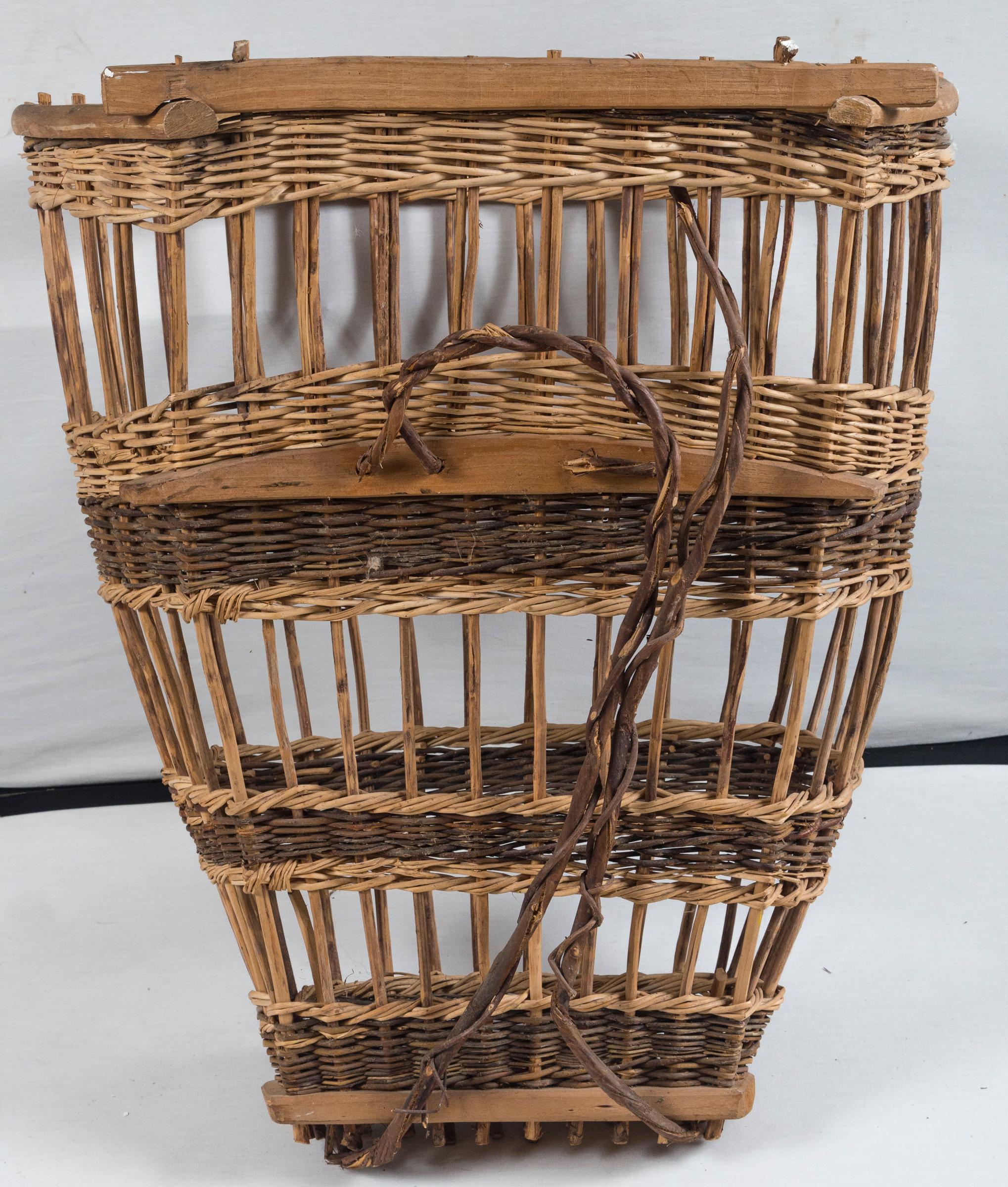 Vintage European Field Basket, 20th Century For Sale 5